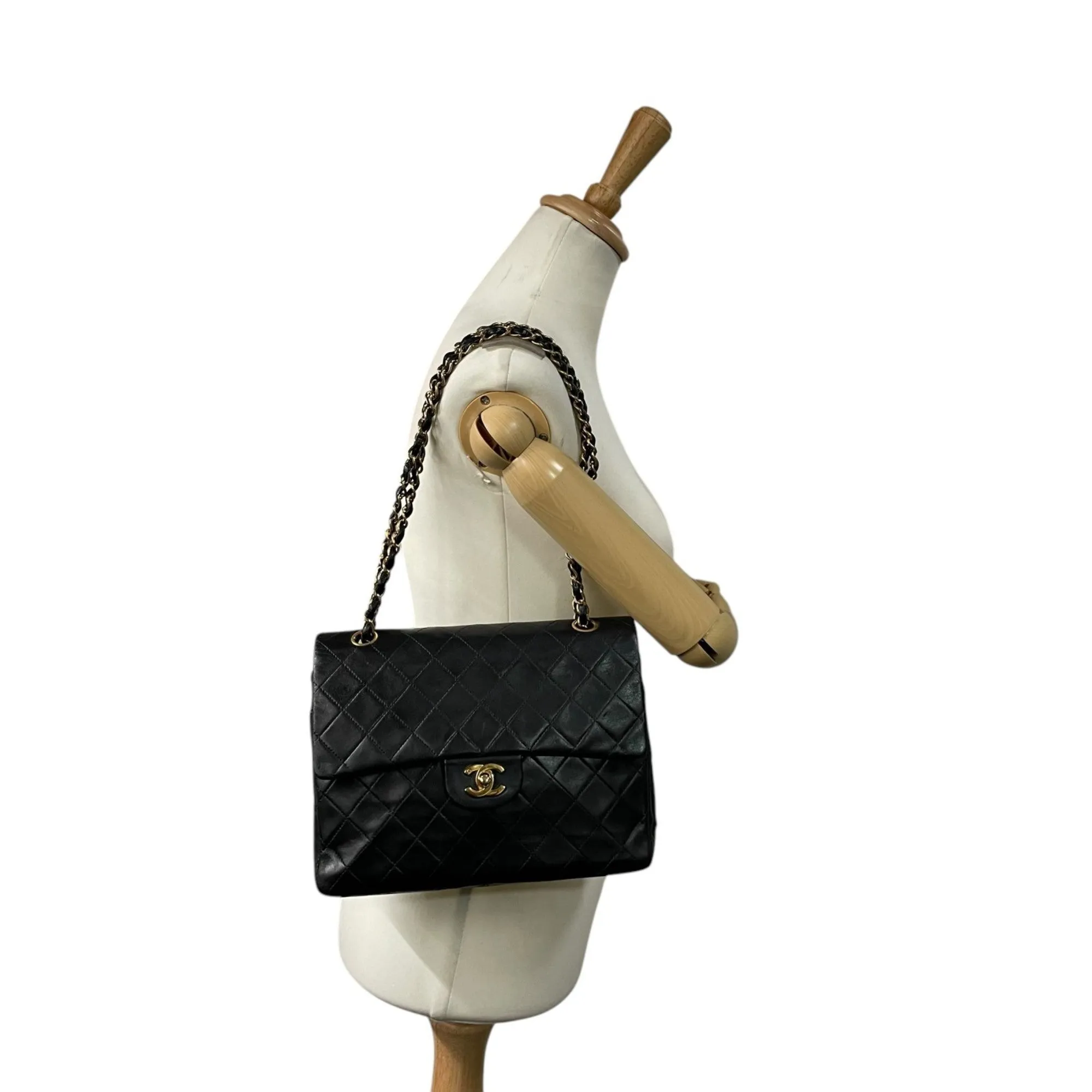 Chanel Leather Handbag Shoulder Bag (Pre-Owned)