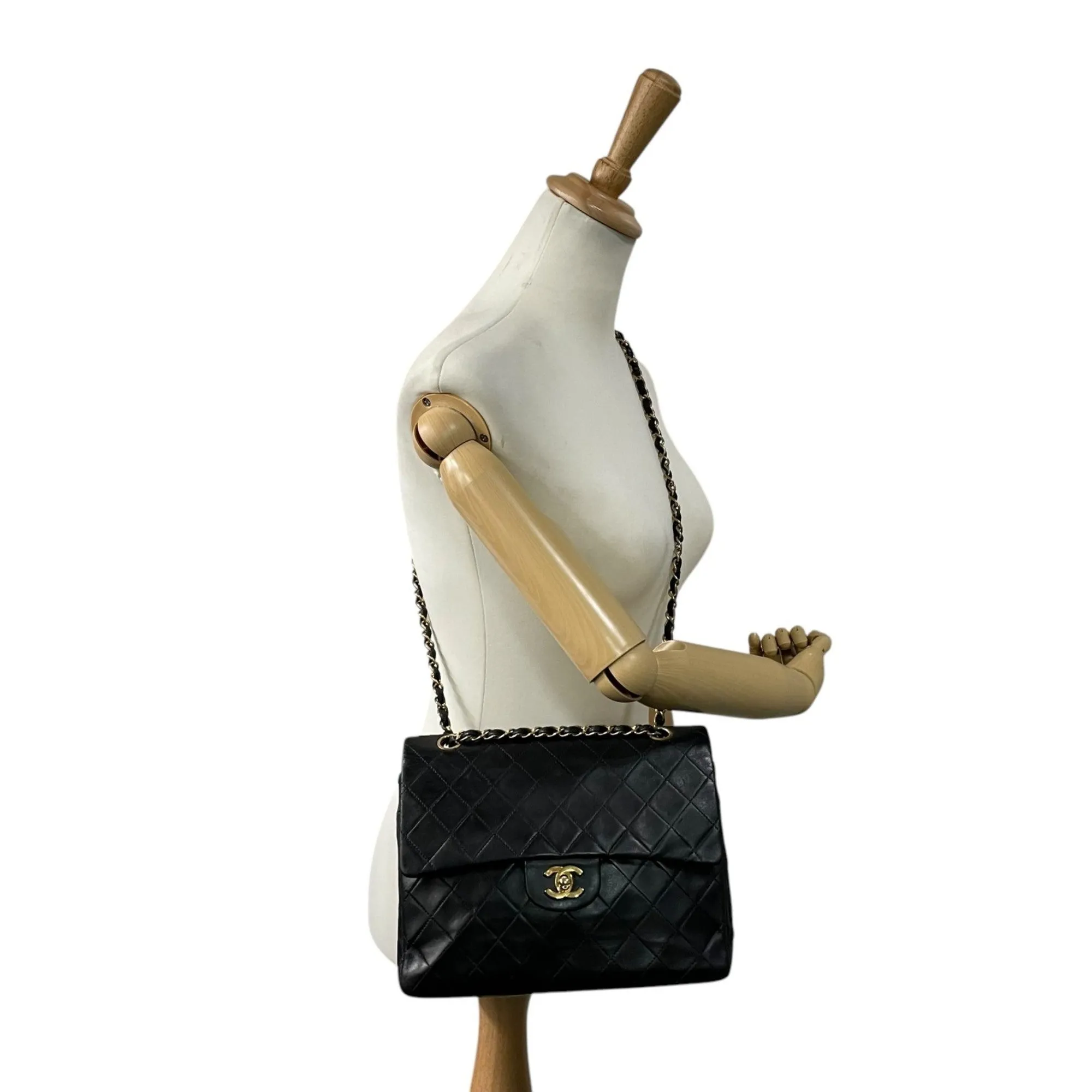 Chanel Leather Handbag Shoulder Bag (Pre-Owned)
