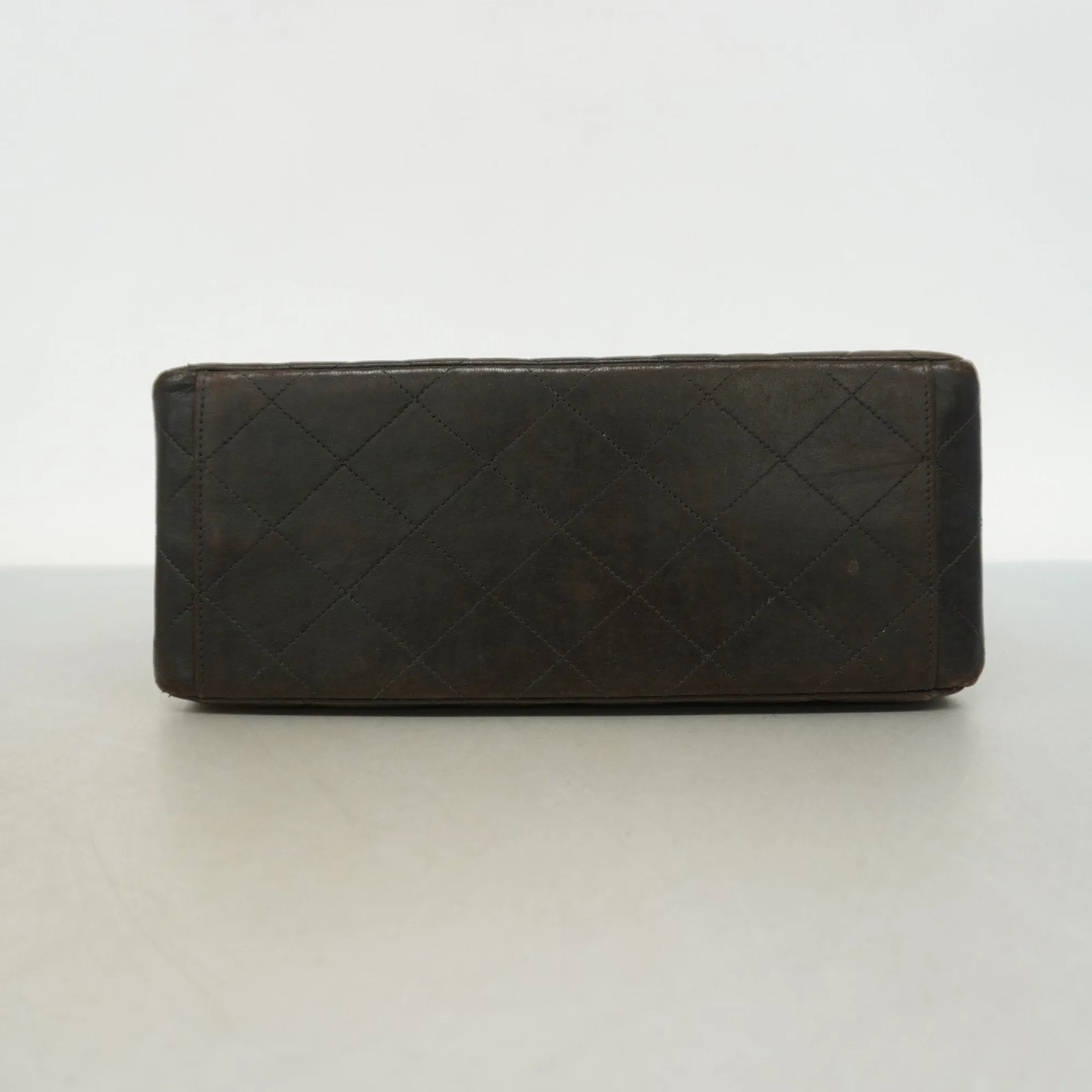 Chanel Leather Shoulder Bag (Pre-Owned)