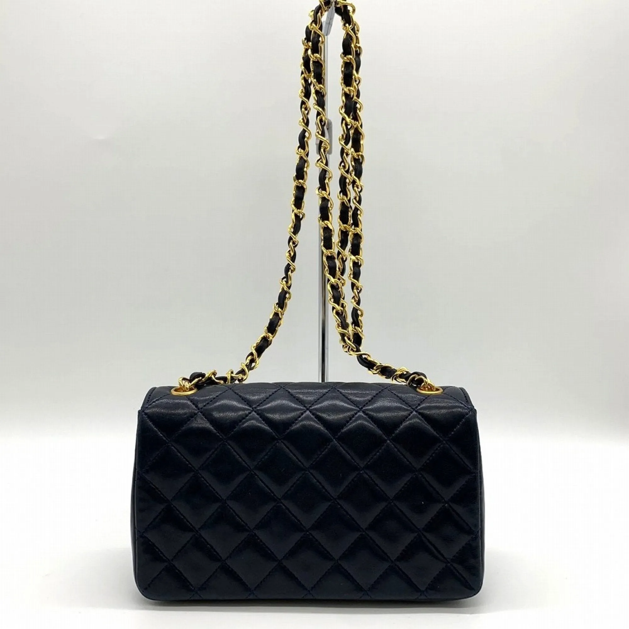 Chanel Leather Shoulder Bag (Pre-Owned)