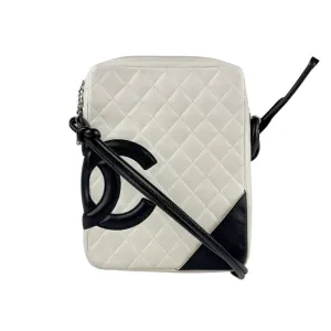 Chanel  Leather Shoulder Bag (Pre-Owned)