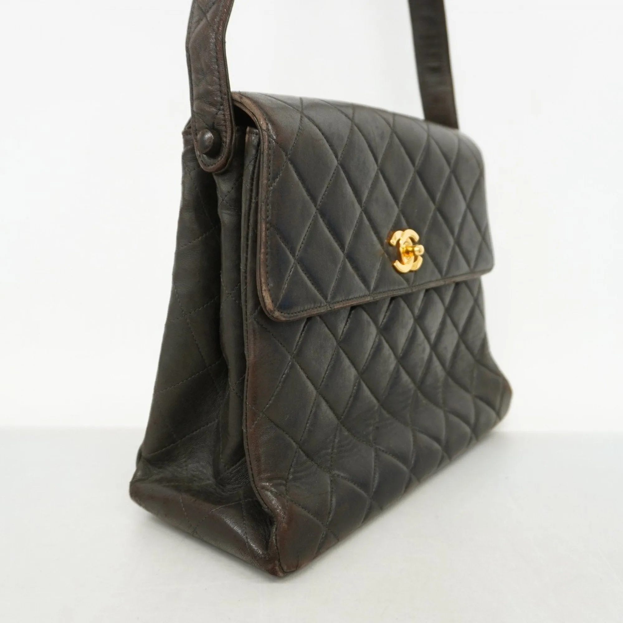 Chanel Leather Shoulder Bag (Pre-Owned)