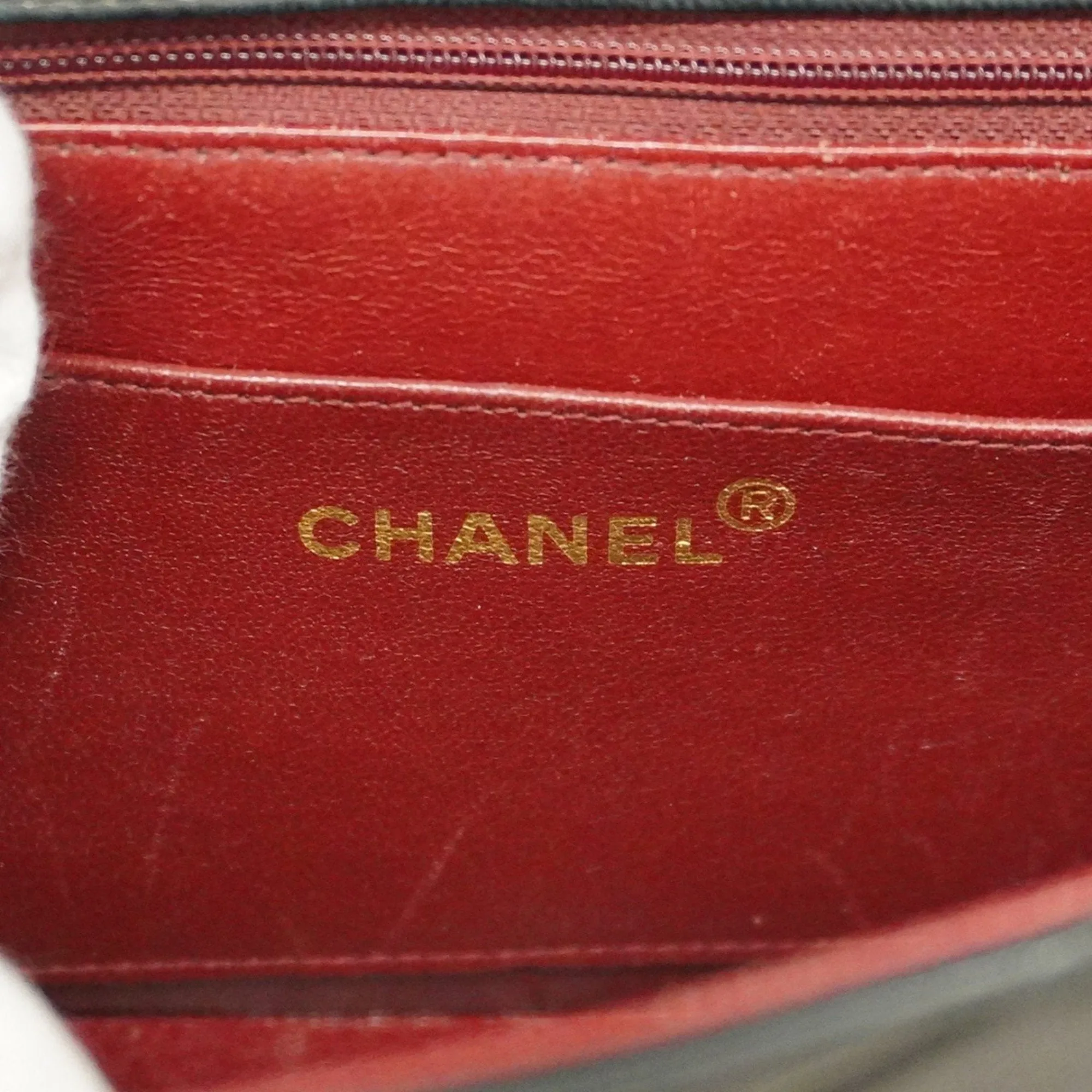Chanel Leather Shoulder Bag (Pre-Owned)