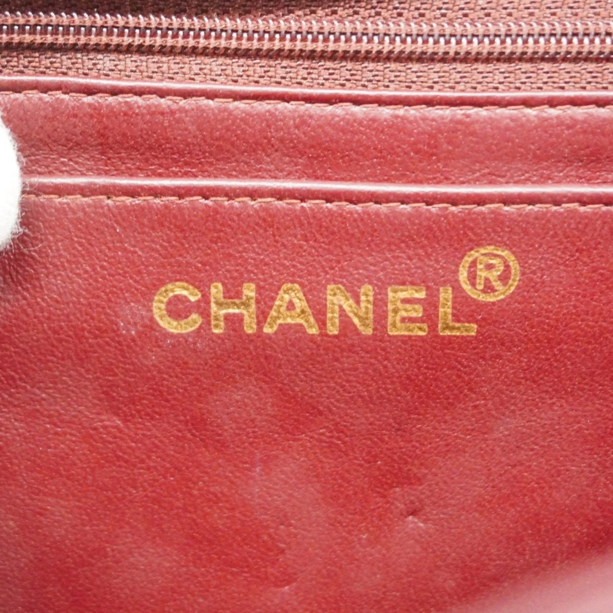 Chanel Leather Shoulder Bag (Pre-Owned)