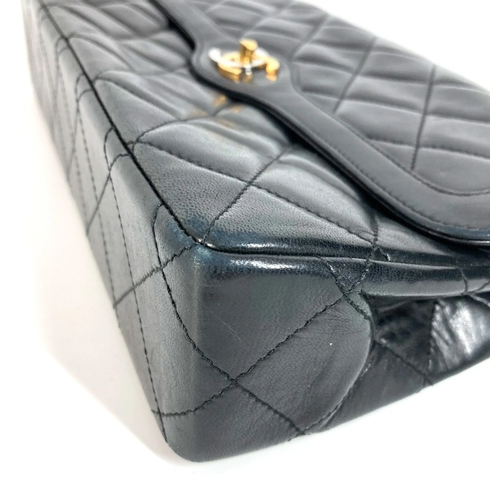 Chanel Leather Shoulder Bag (Pre-Owned)