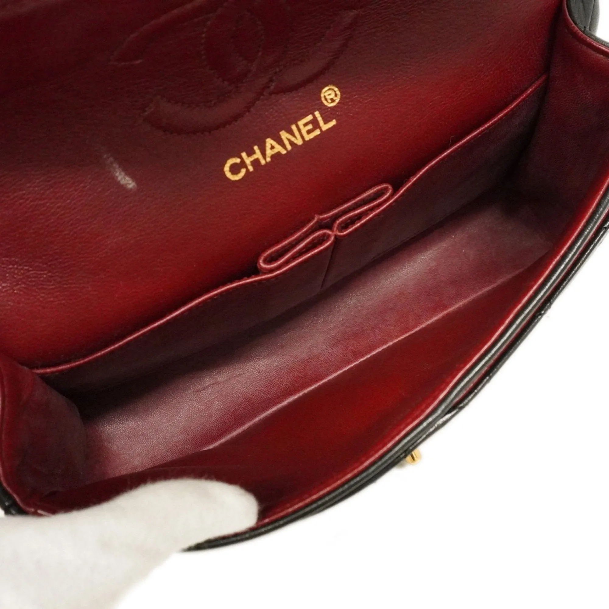 Chanel Leather Shoulder Bag (Pre-Owned)