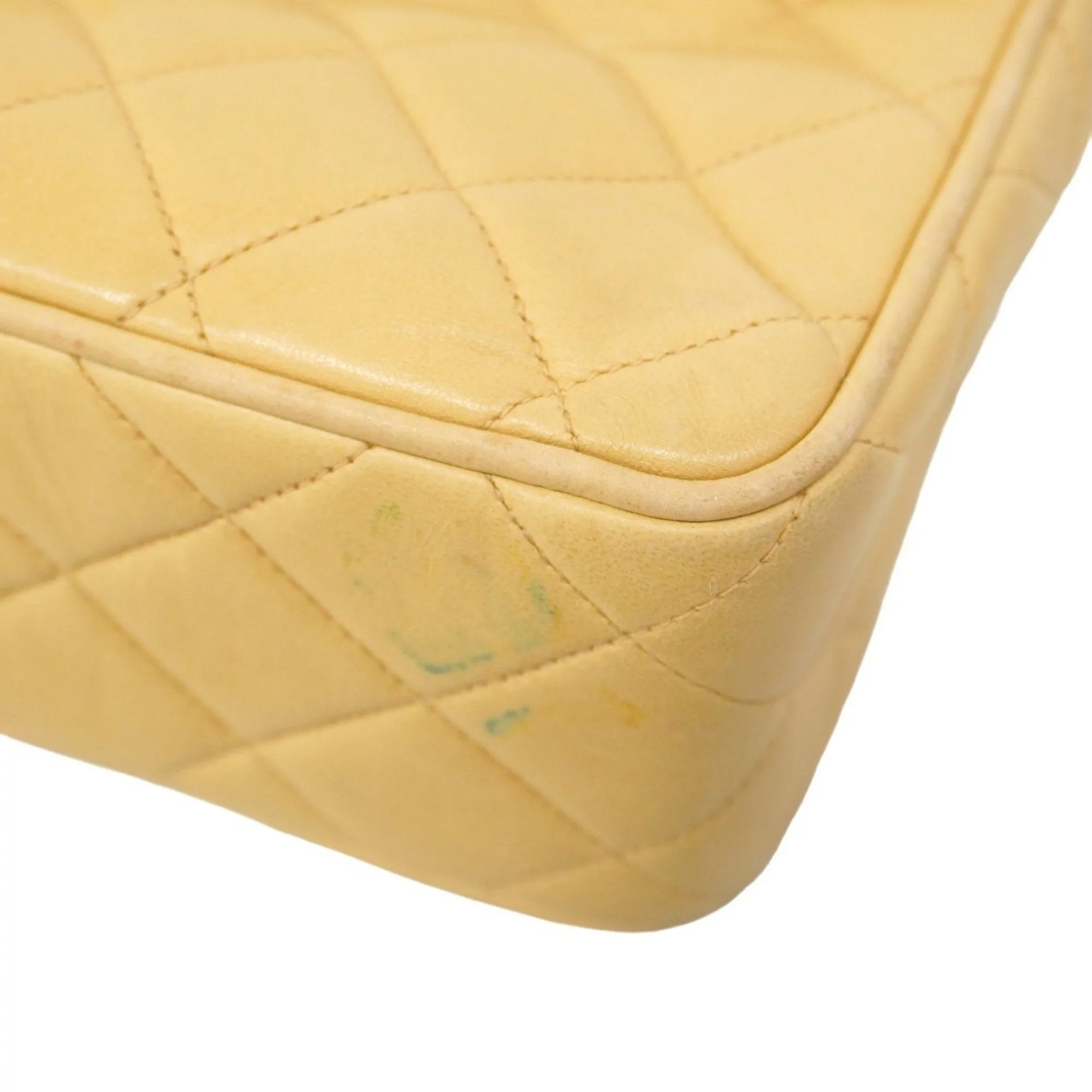Chanel Leather Shoulder Bag (Pre-Owned)