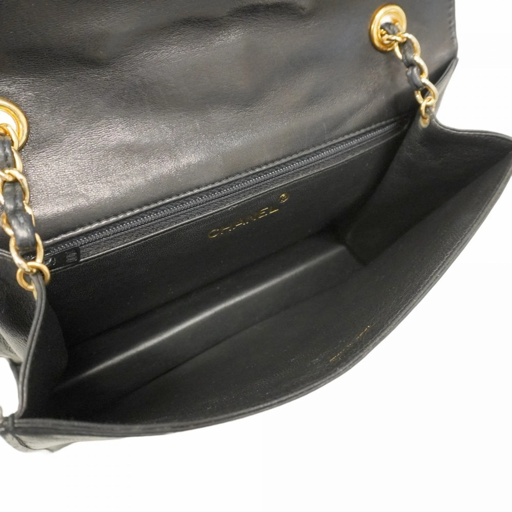 Chanel Leather Shoulder Bag (Pre-Owned)