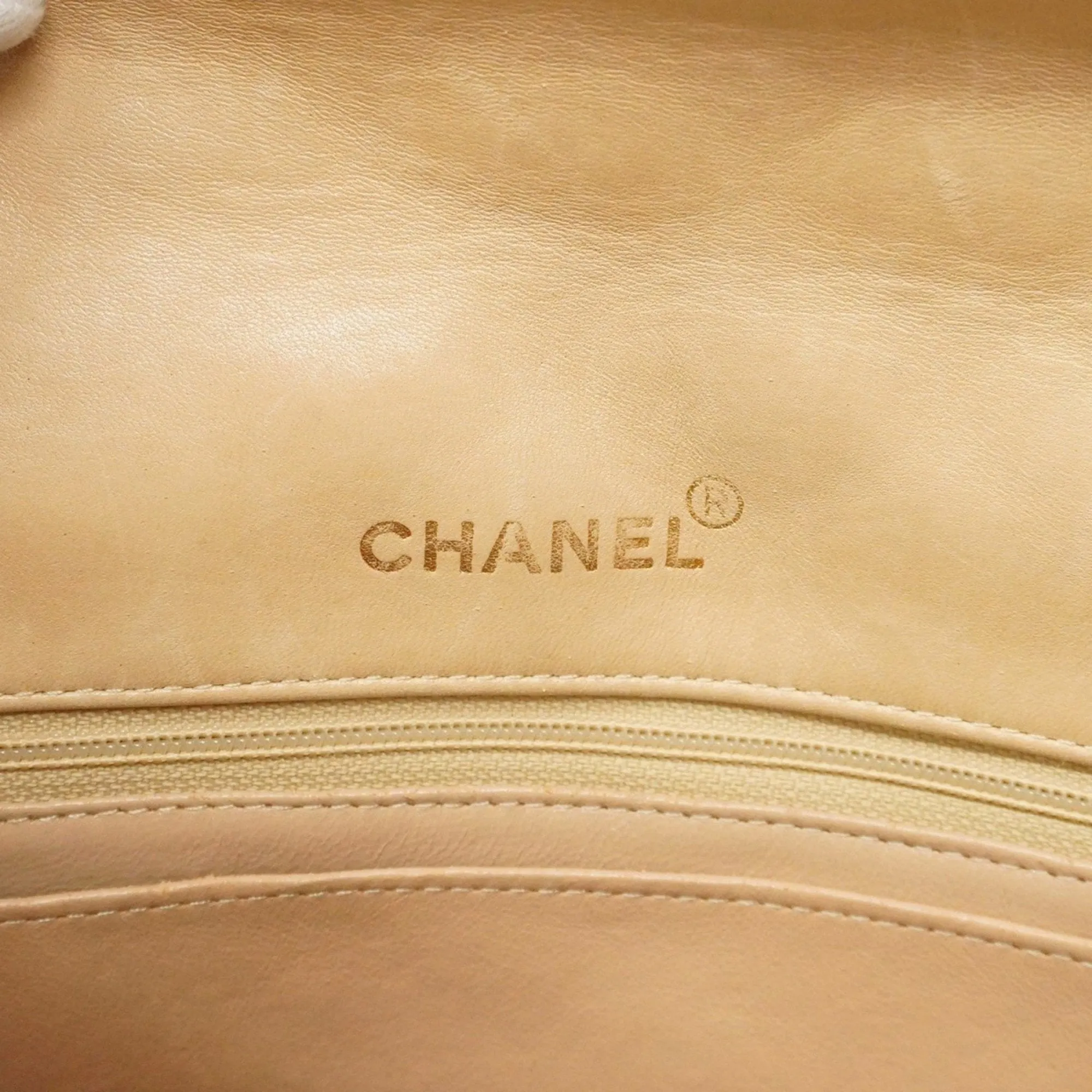 Chanel Leather Shoulder Bag (Pre-Owned)