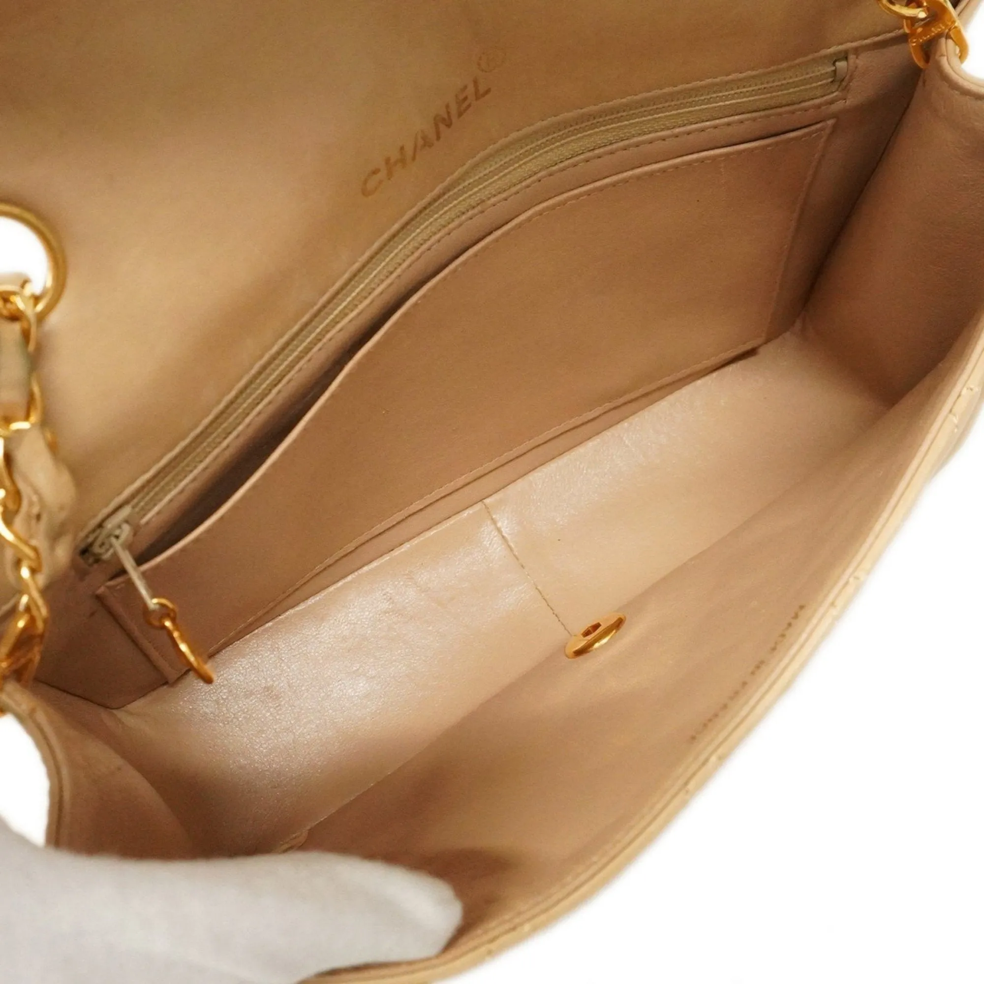 Chanel Leather Shoulder Bag (Pre-Owned)