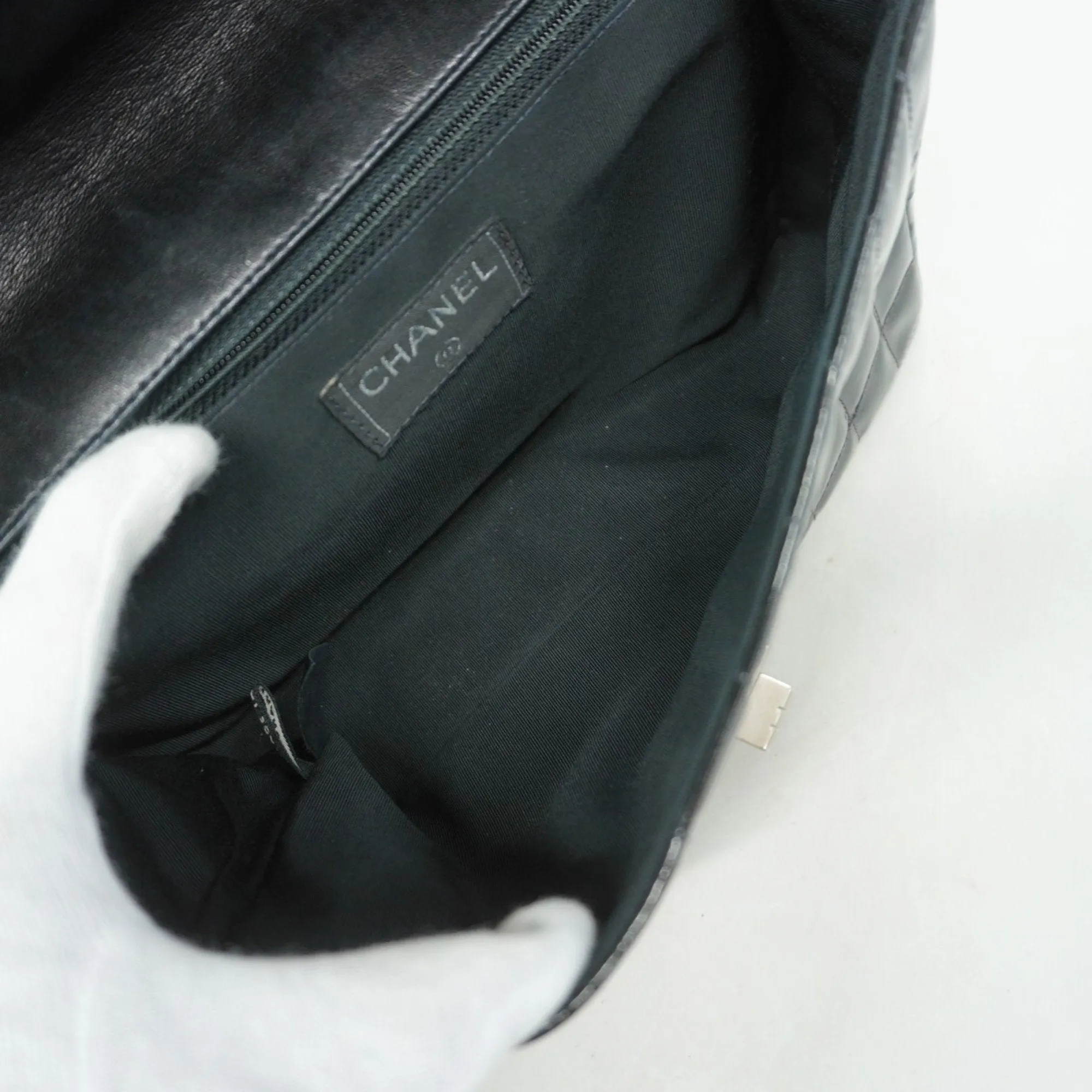 Chanel Patent Leather Shoulder Bag (Pre-Owned)