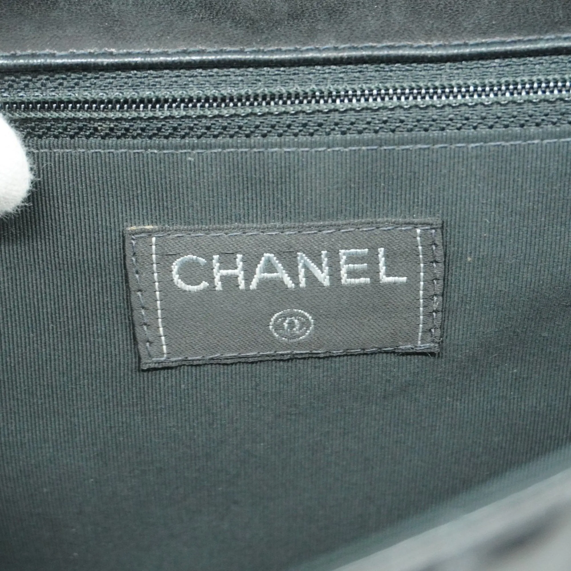 Chanel Patent Leather Shoulder Bag (Pre-Owned)