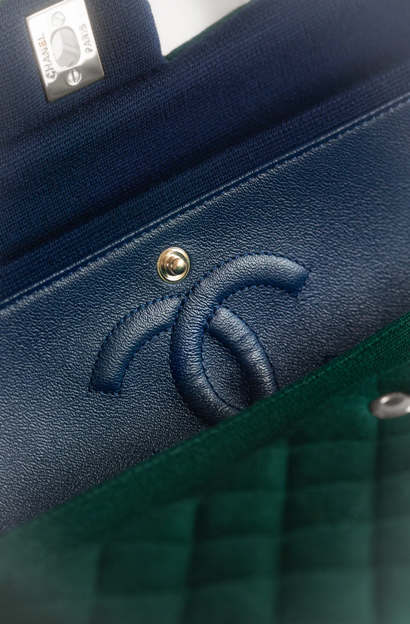 CHANEL - TIMELESS BAG MEDIUM DOUBLE FLAP GREEN QUILTED JERSEY