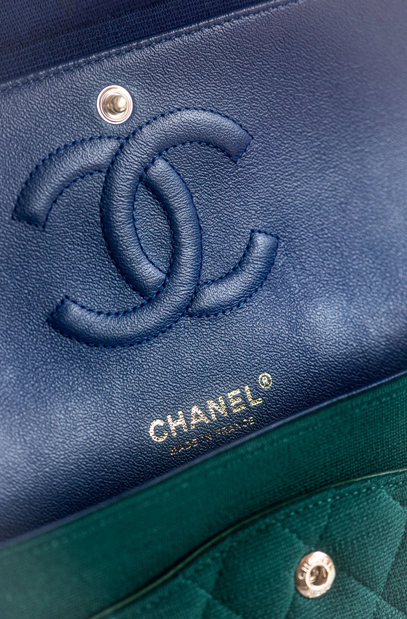 CHANEL - TIMELESS BAG MEDIUM DOUBLE FLAP GREEN QUILTED JERSEY
