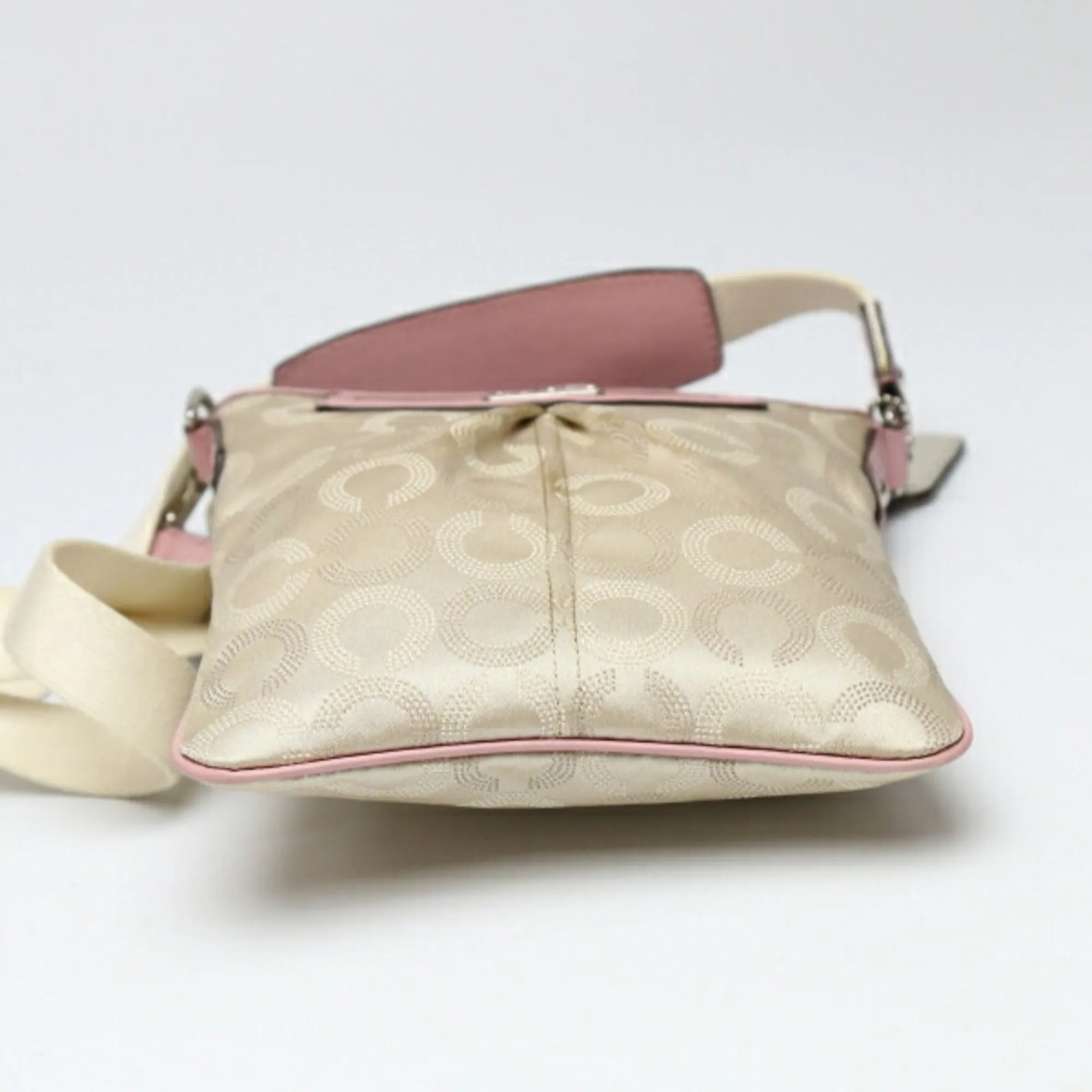 Coach  pink Leather Shoulder Bag (Pre-Owned)