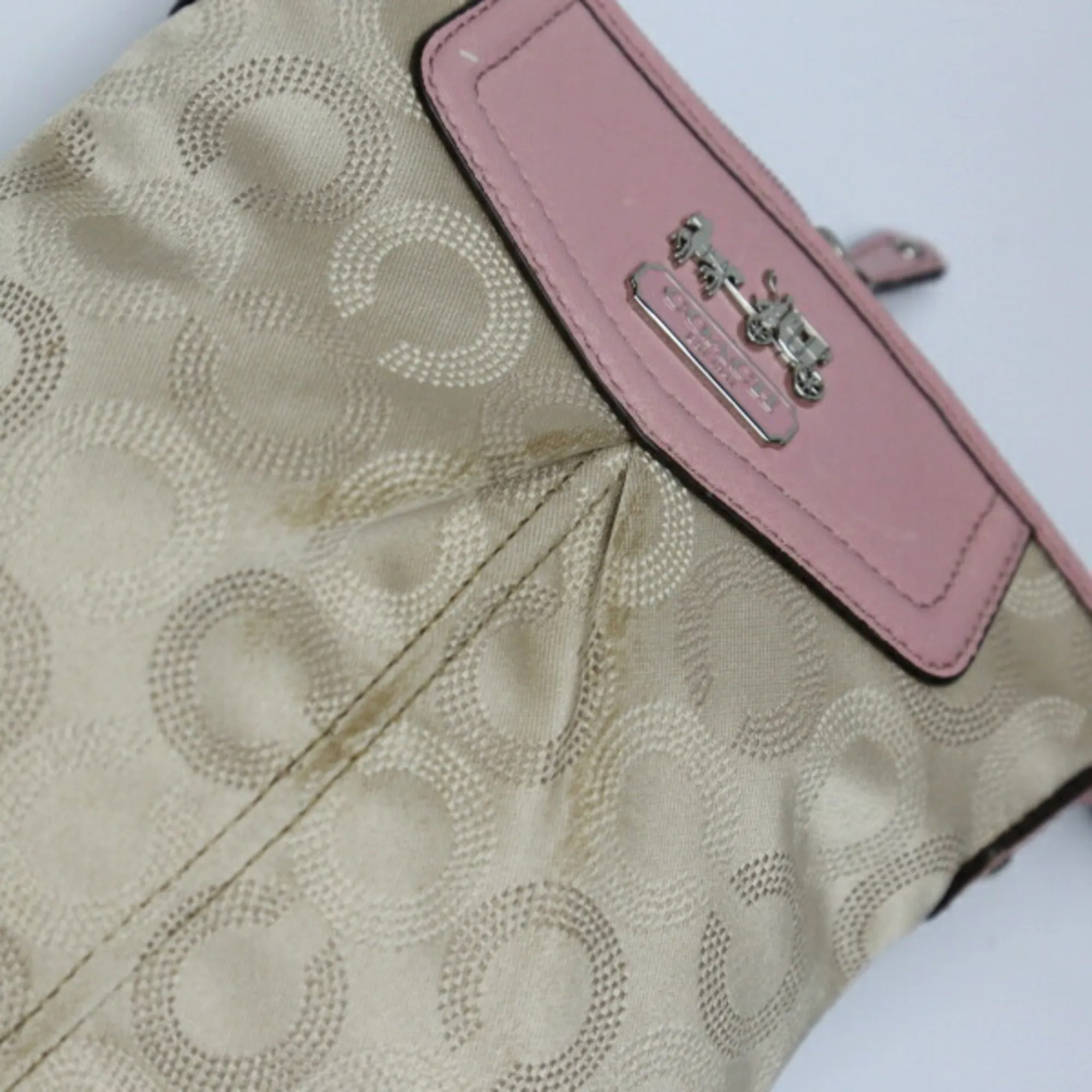 Coach  pink Leather Shoulder Bag (Pre-Owned)