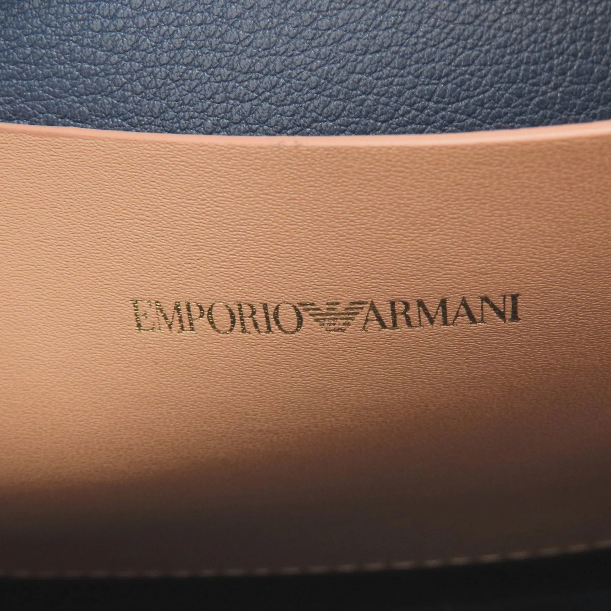 Emporio Armani  Leather Shoulder Bag (Pre-Owned)