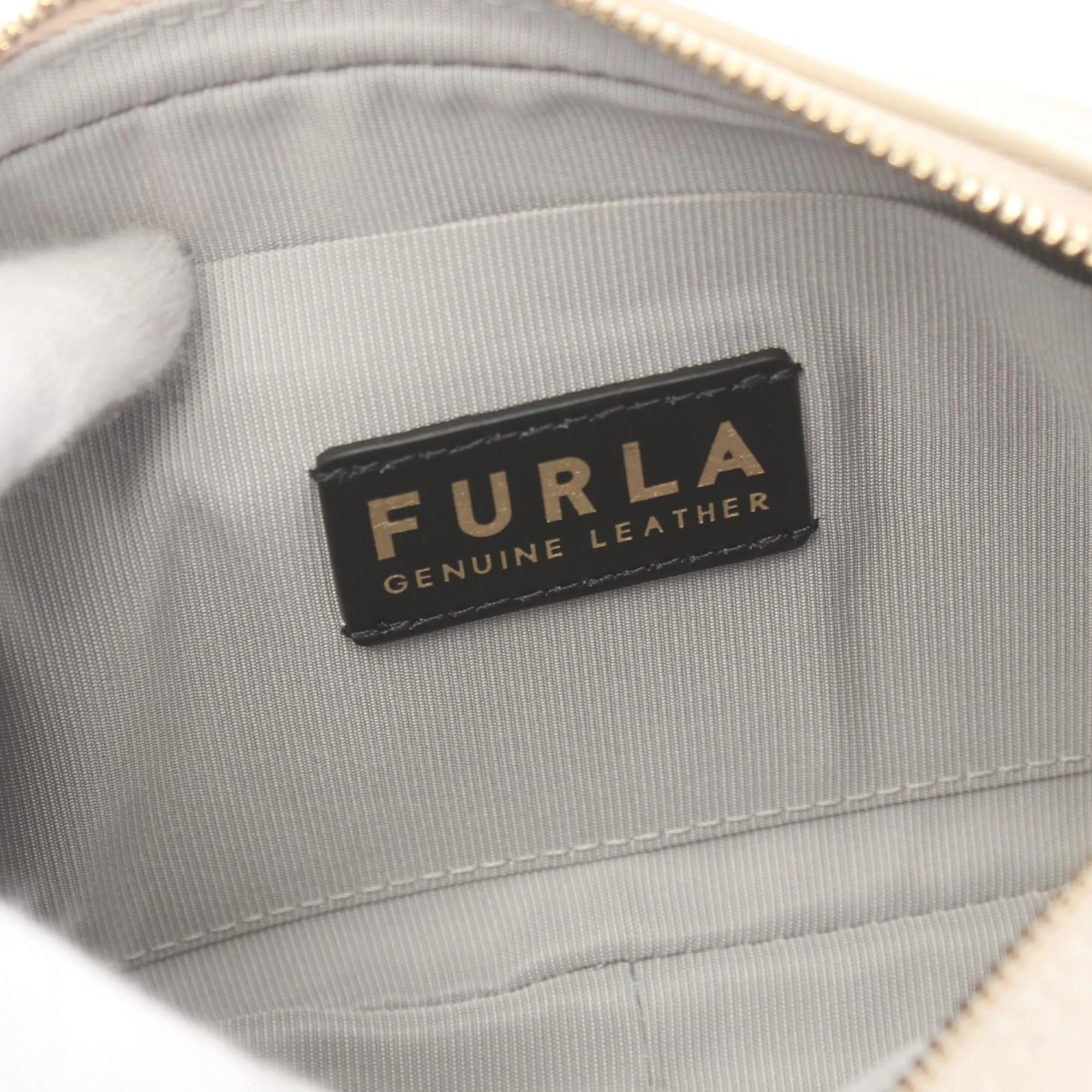 Furla  Leather Shoulder Bag (Pre-Owned)