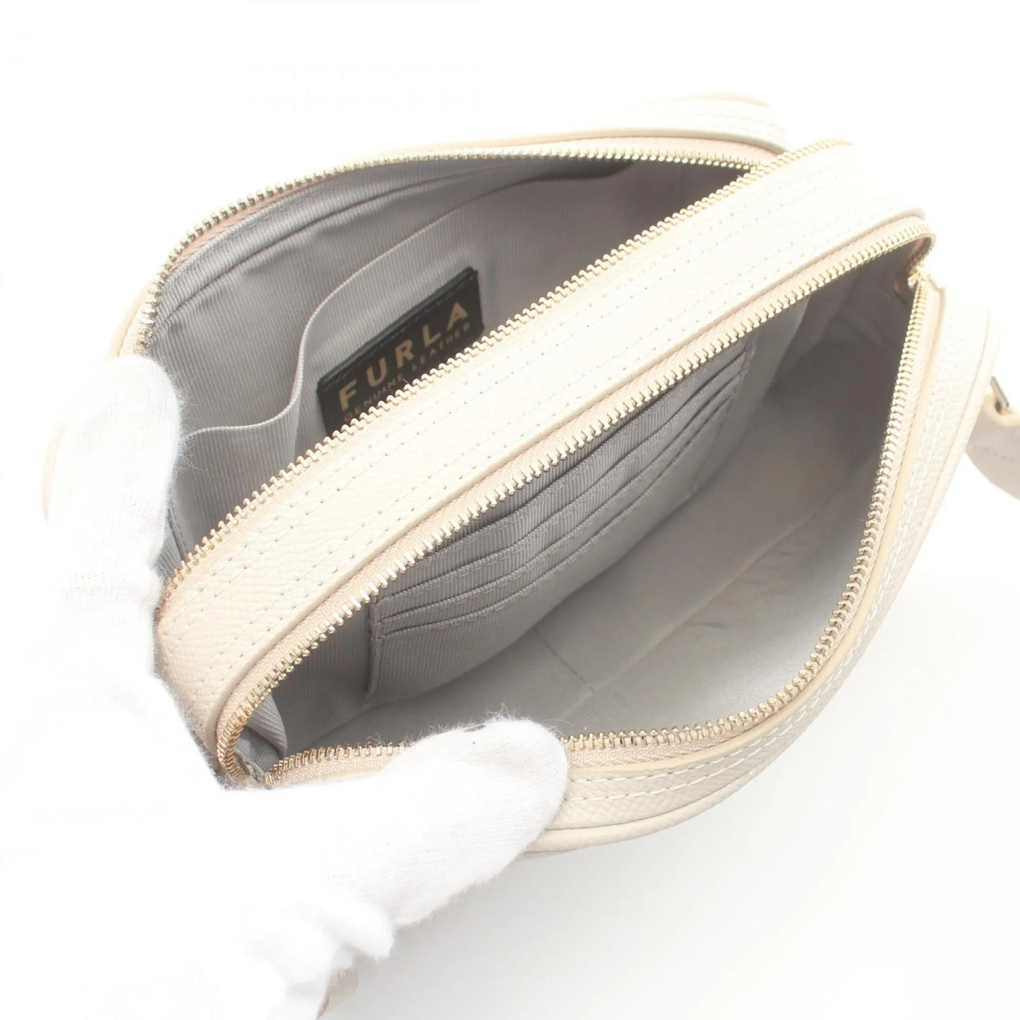 Furla  Leather Shoulder Bag (Pre-Owned)