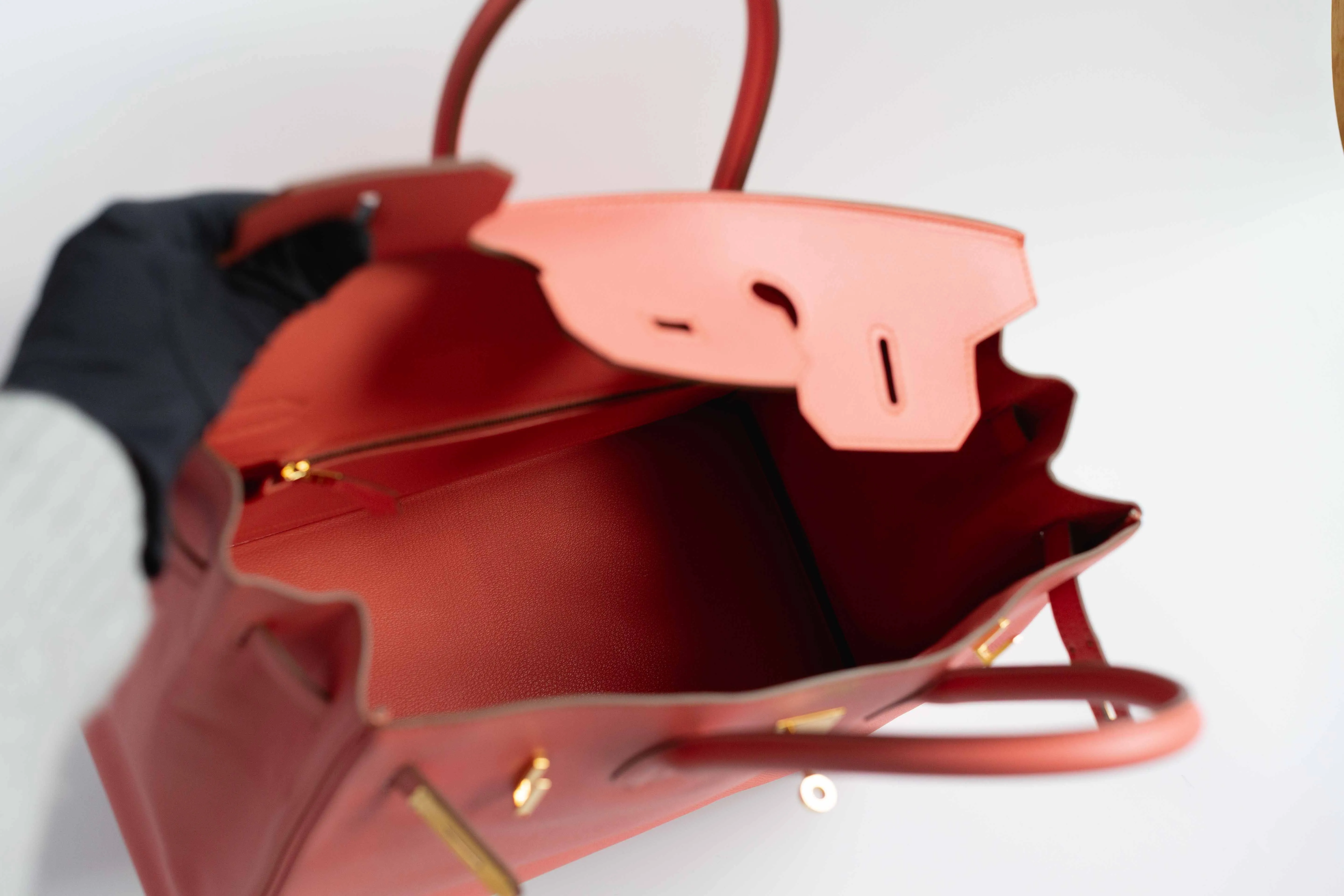 HERM??S- HANDBAG BIRKIN 35 IN PINK FLAMINGO EPSOM LEATHER WITH GOLD HARDWARE