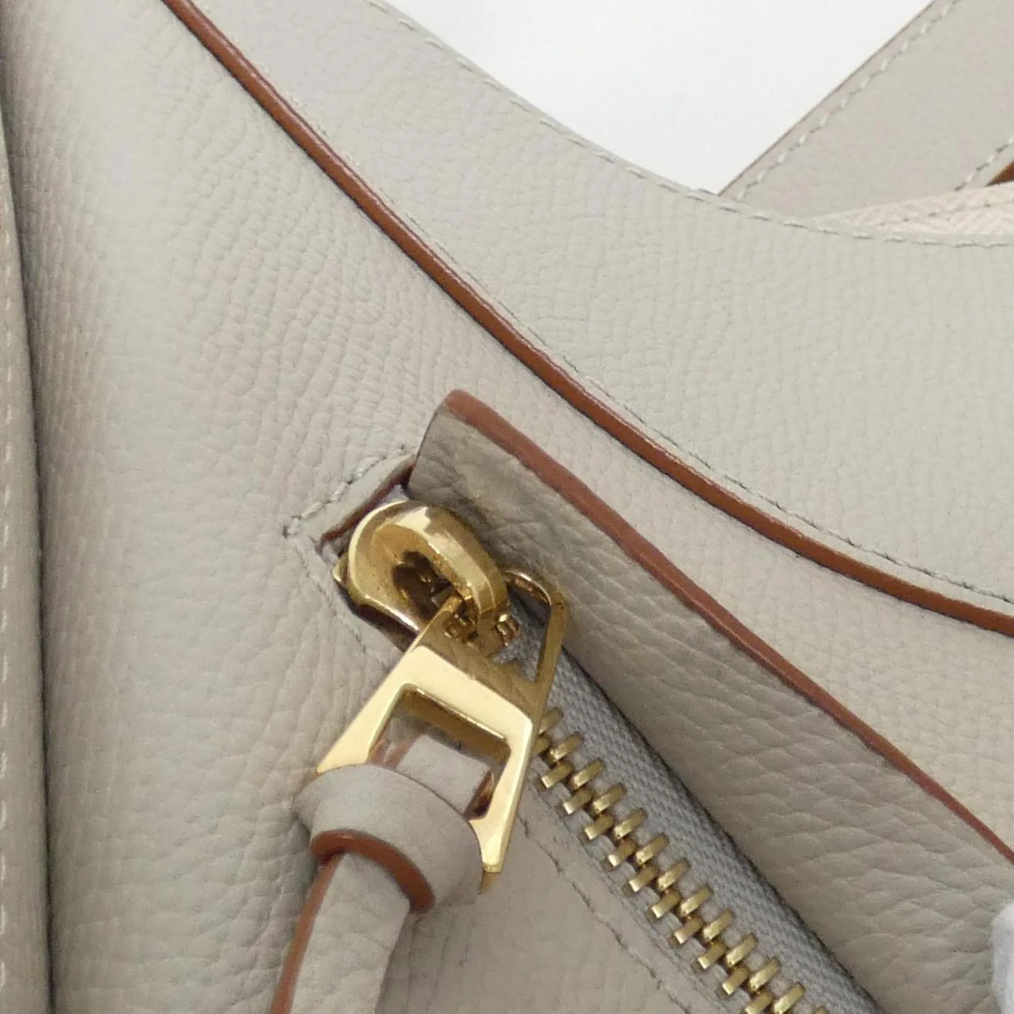 Loewe Hammock Leather Shoulder Bag (Pre-Owned)