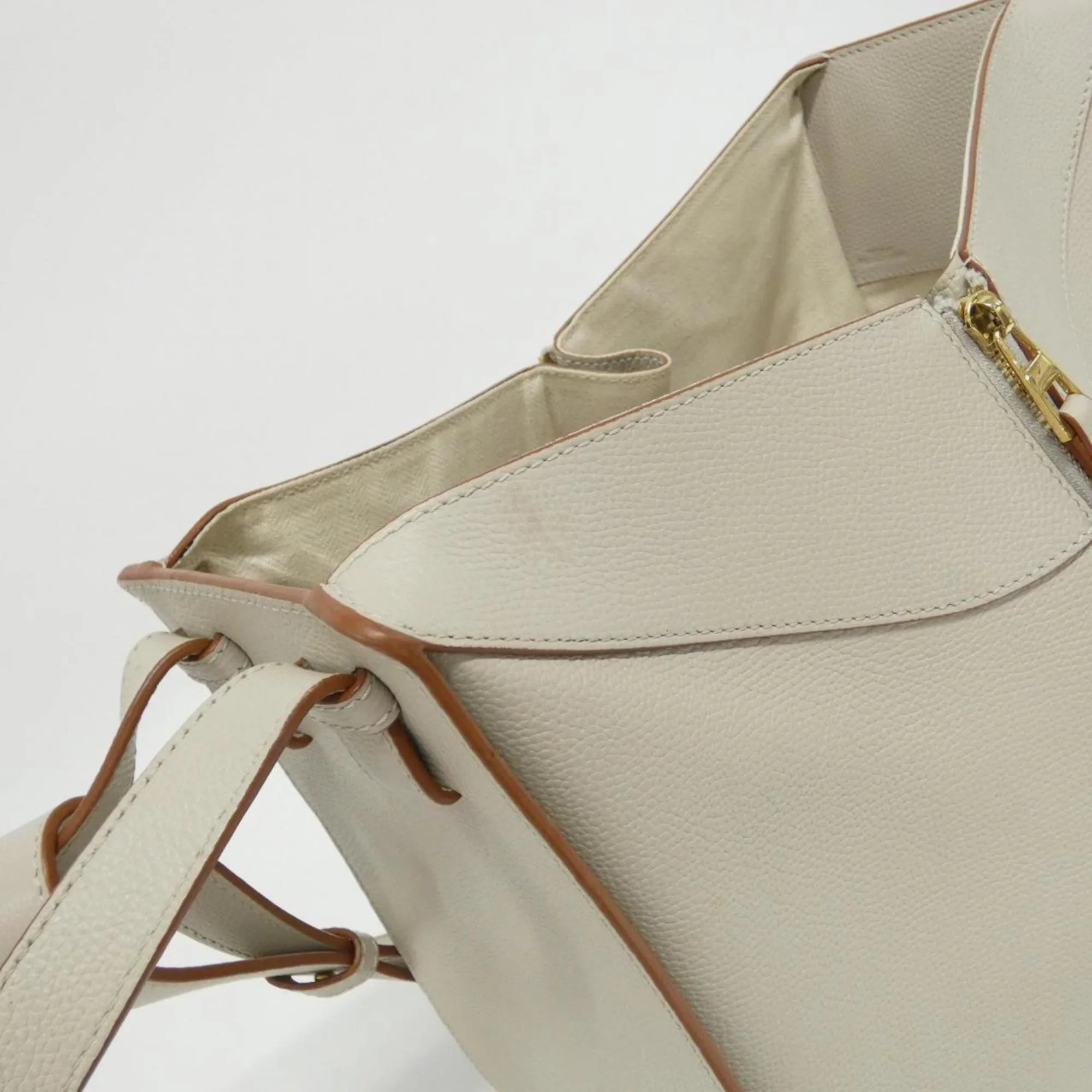 Loewe Hammock Leather Shoulder Bag (Pre-Owned)