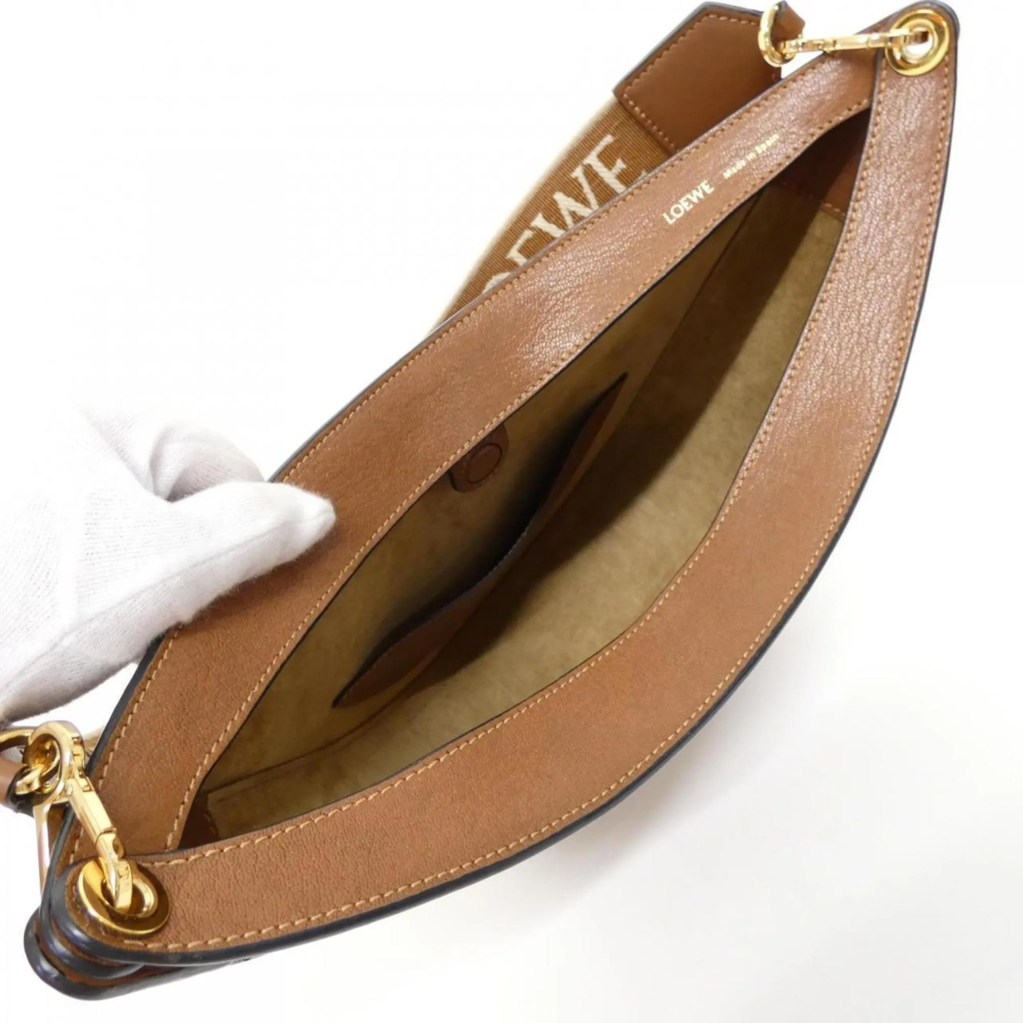 Loewe Leather Shoulder Bag (Pre-Owned)