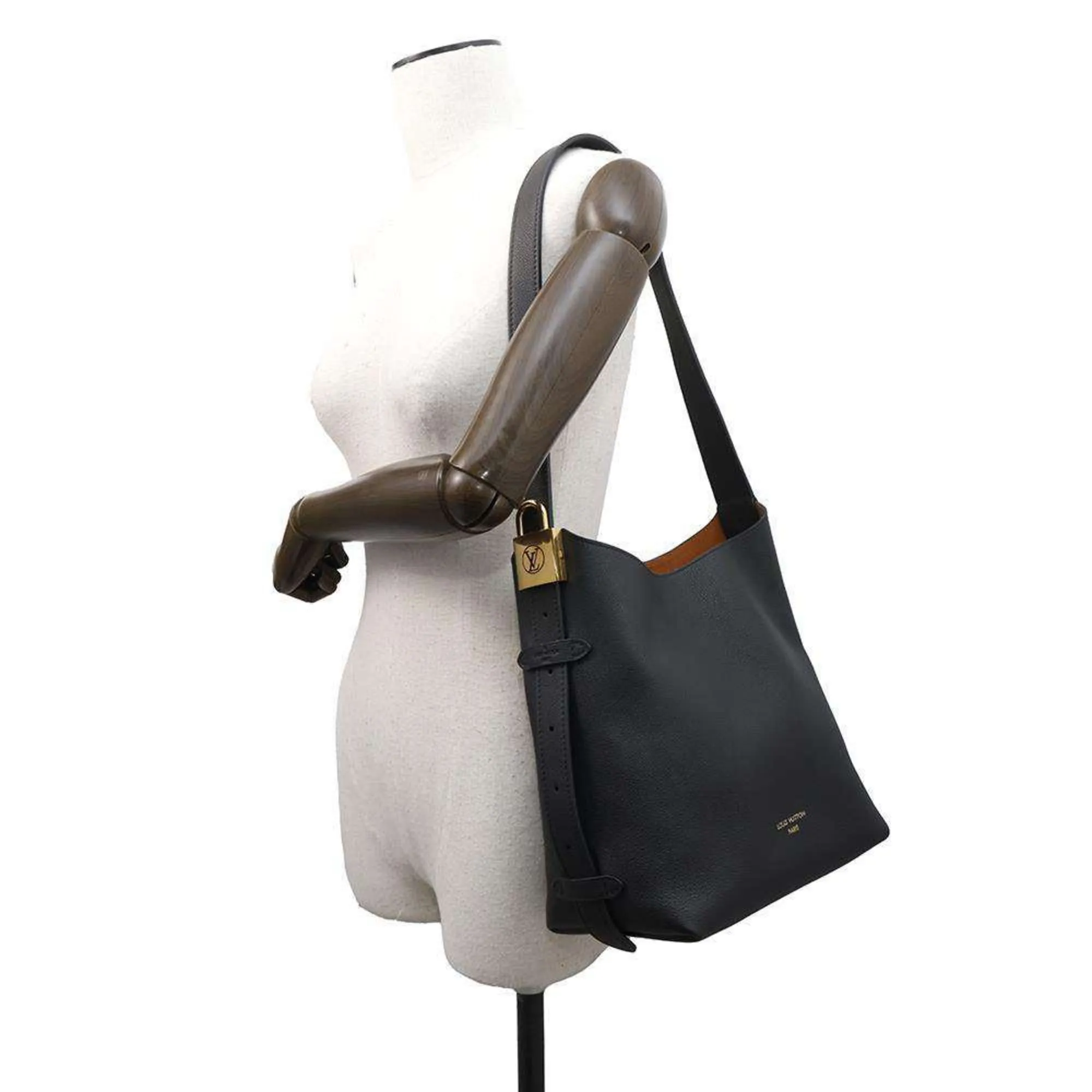Louis Vuitton Leather Shoulder Bag (Pre-Owned)