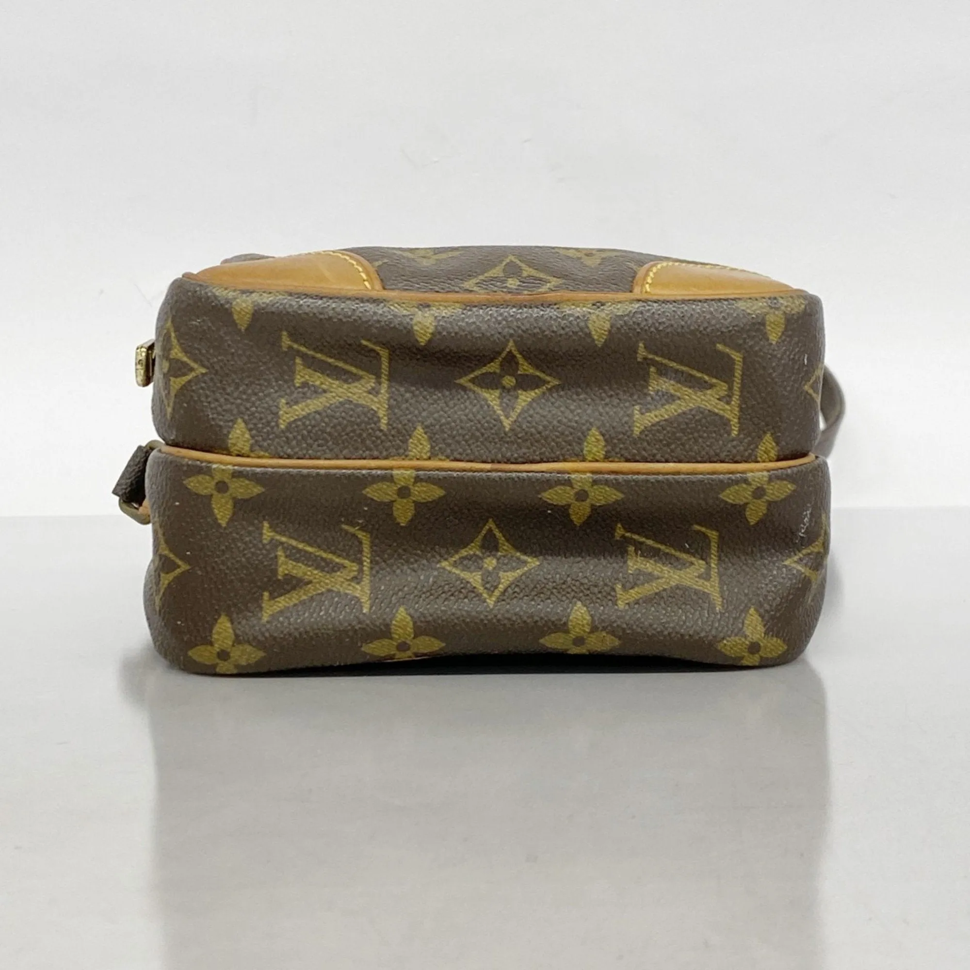 Louis Vuitton Shoulder Bag (Pre-Owned)