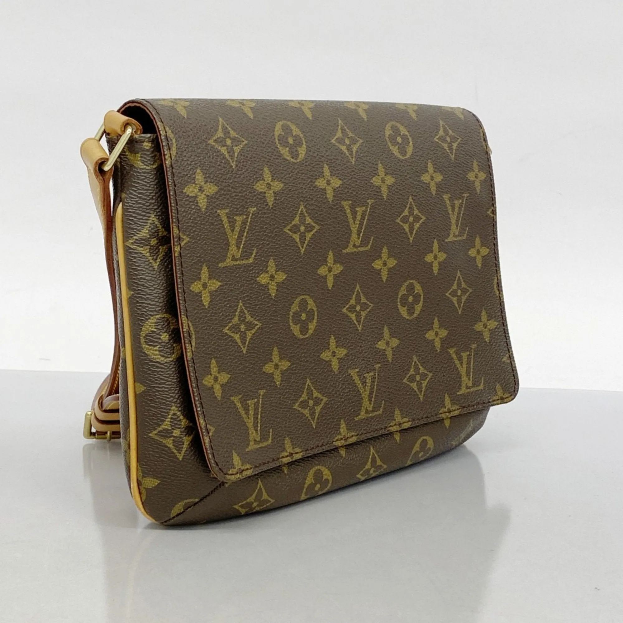 Louis Vuitton Shoulder Bag (Pre-Owned)