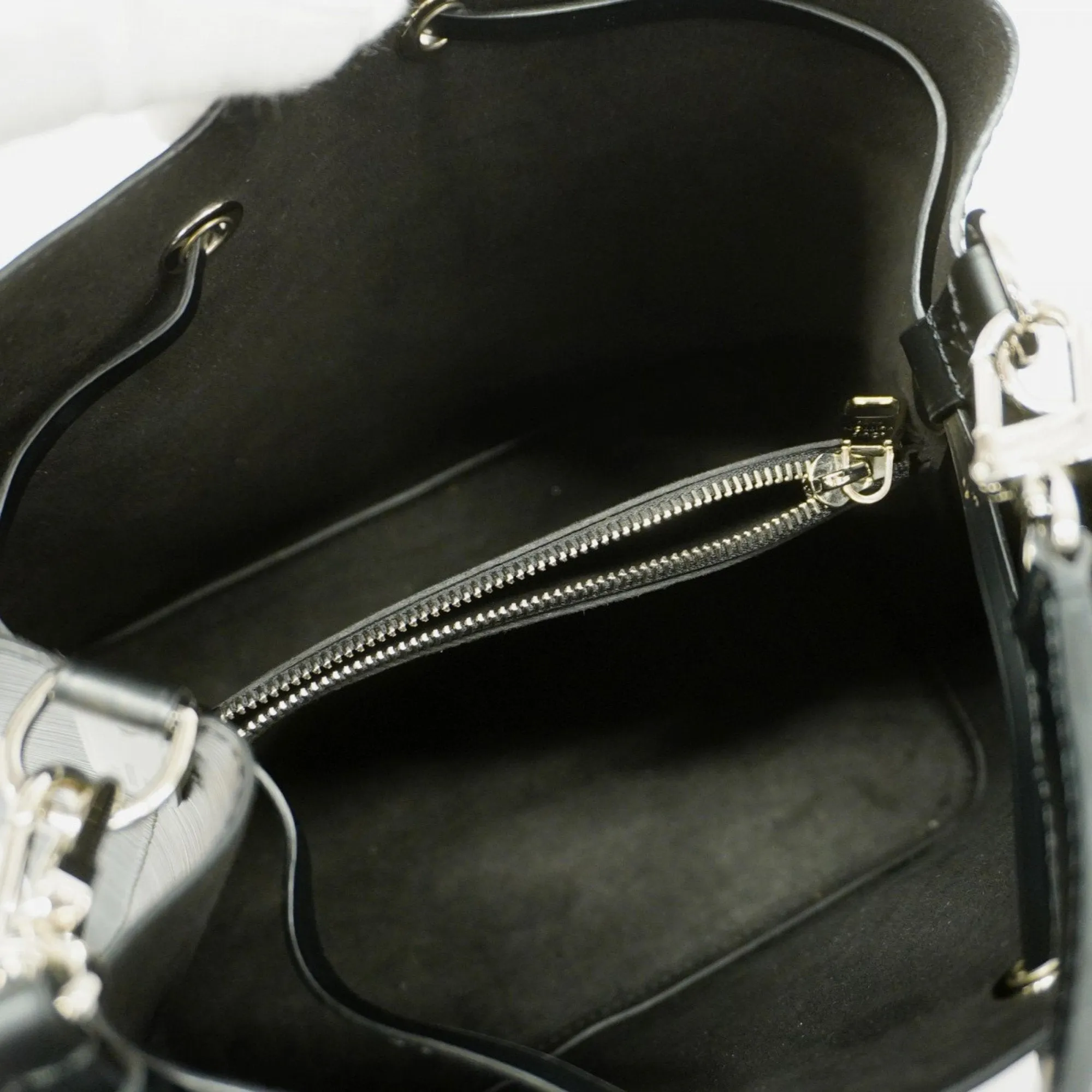Louis Vuitton Shoulder Bag (Pre-Owned)
