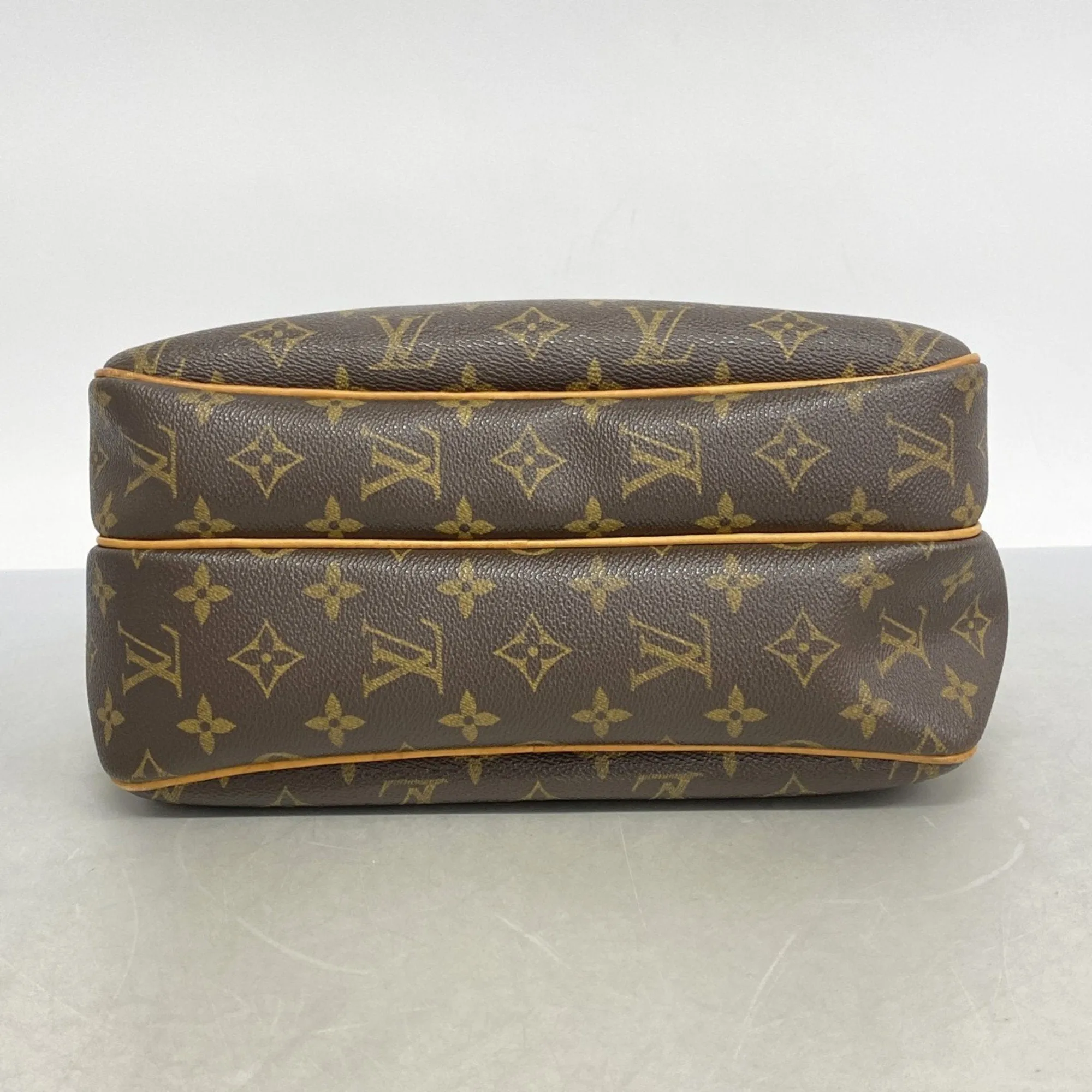 Louis Vuitton Shoulder Bag (Pre-Owned)