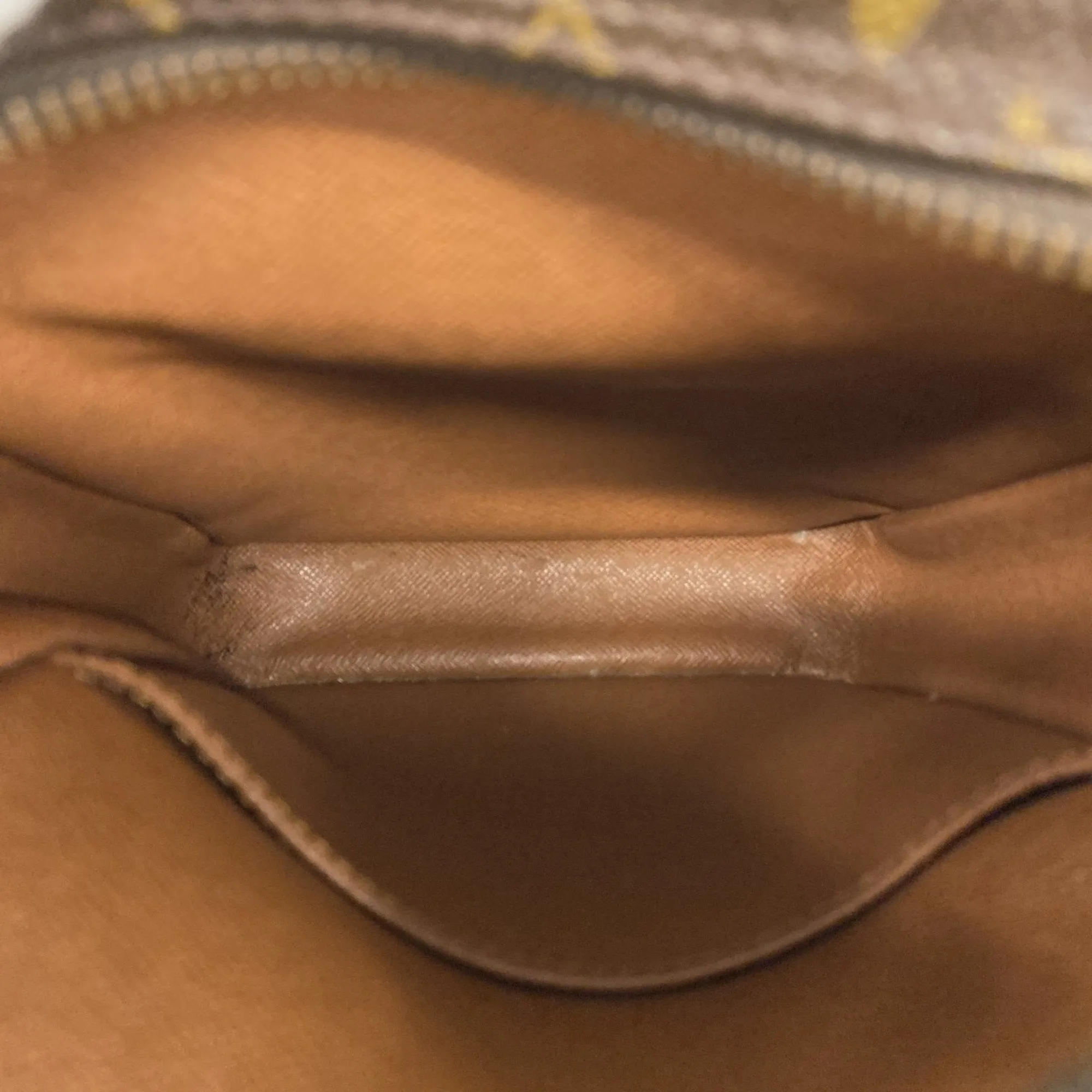Louis Vuitton Shoulder Bag (Pre-Owned)