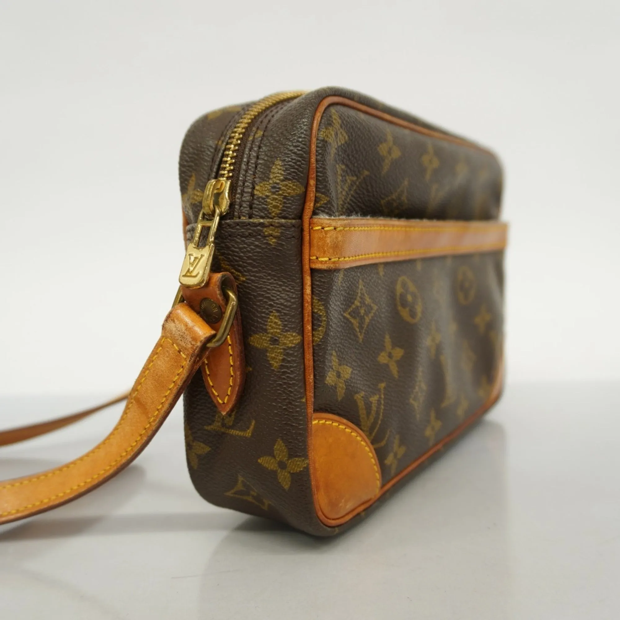 Louis Vuitton Shoulder Bag (Pre-Owned)