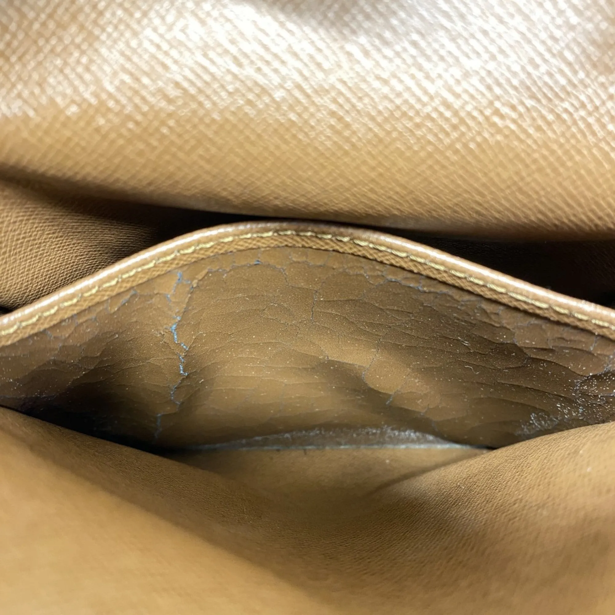Louis Vuitton Shoulder Bag (Pre-Owned)