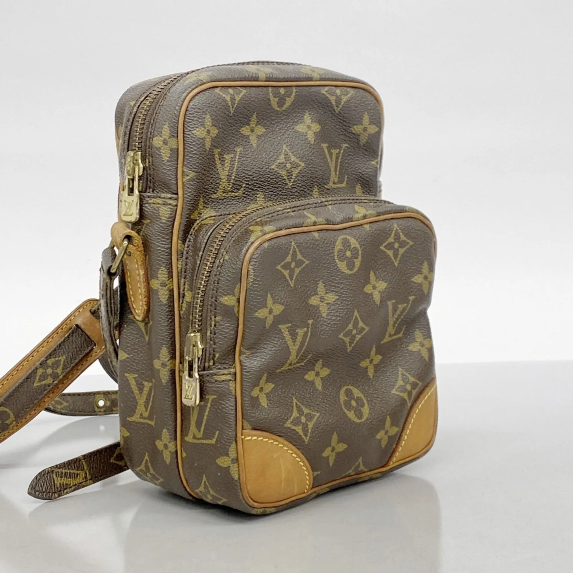 Louis Vuitton Shoulder Bag (Pre-Owned)