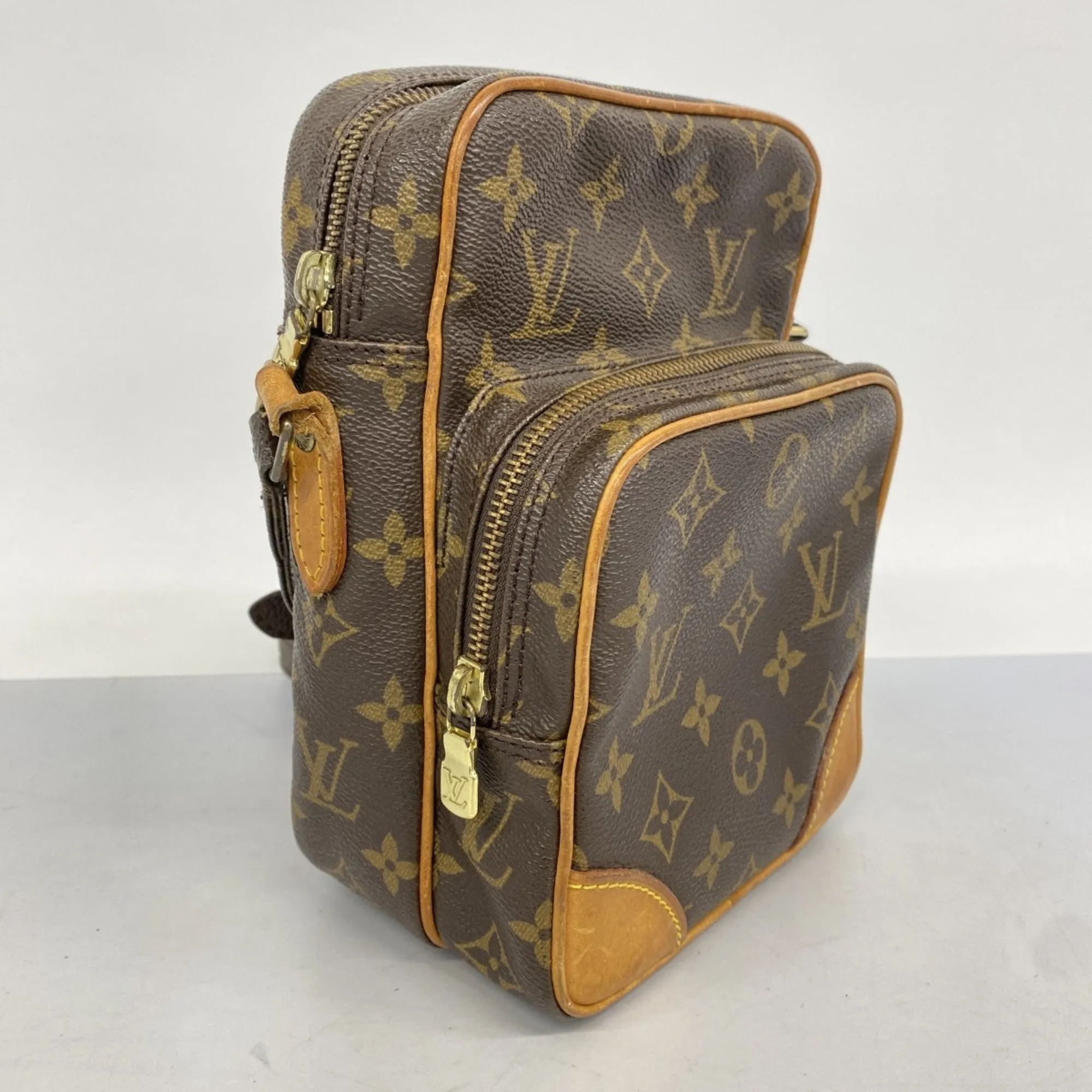 Louis Vuitton Shoulder Bag (Pre-Owned)