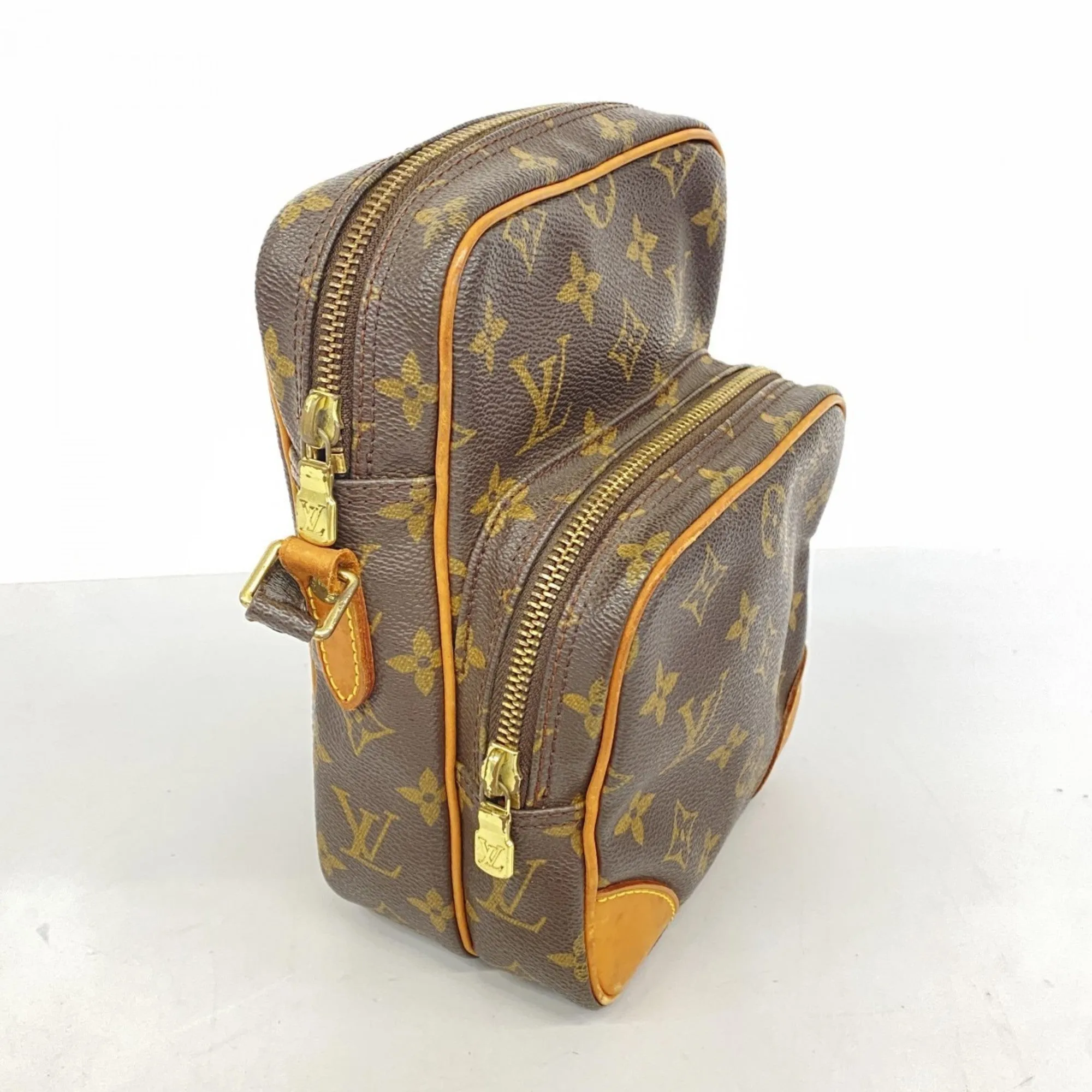 Louis Vuitton Shoulder Bag (Pre-Owned)