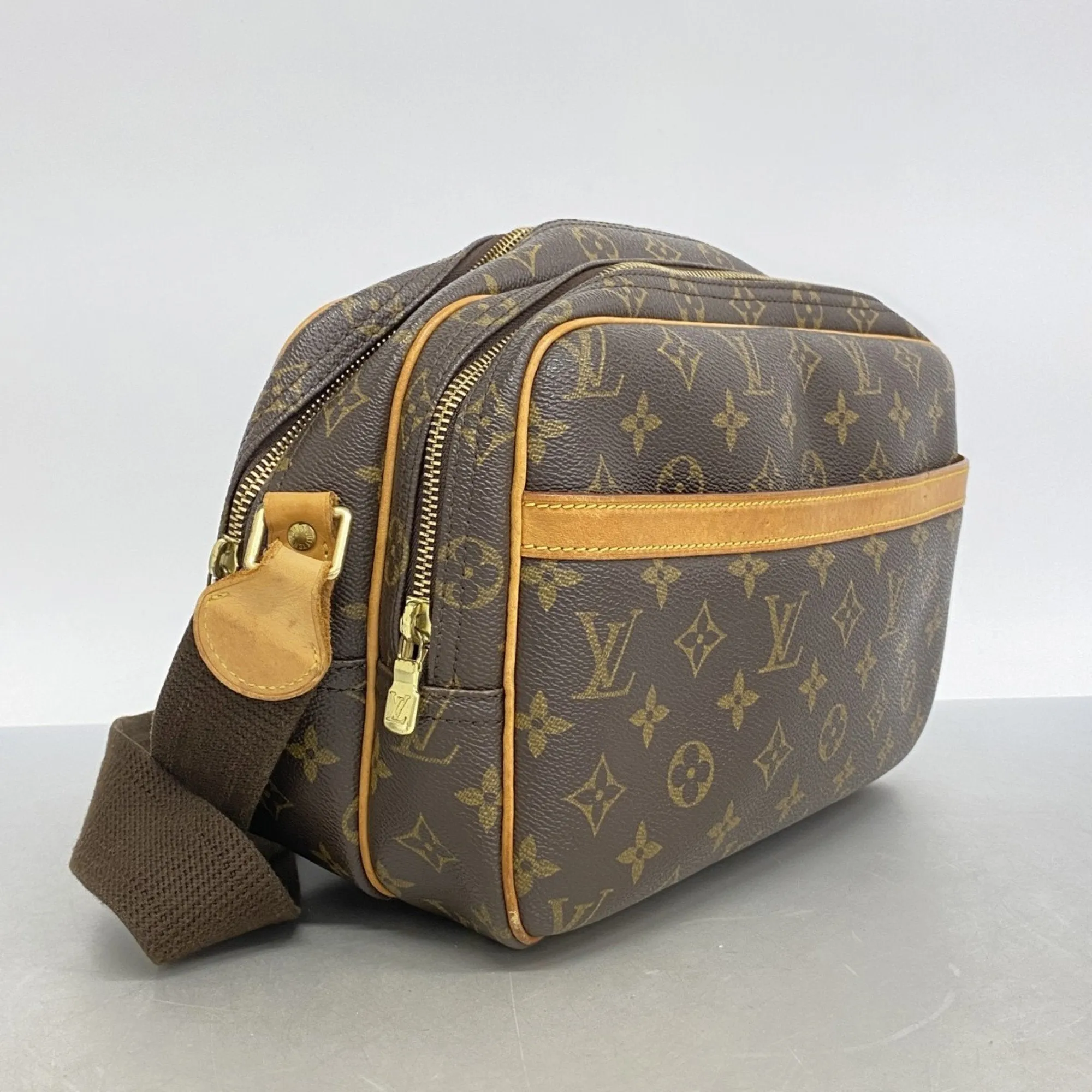 Louis Vuitton Shoulder Bag (Pre-Owned)