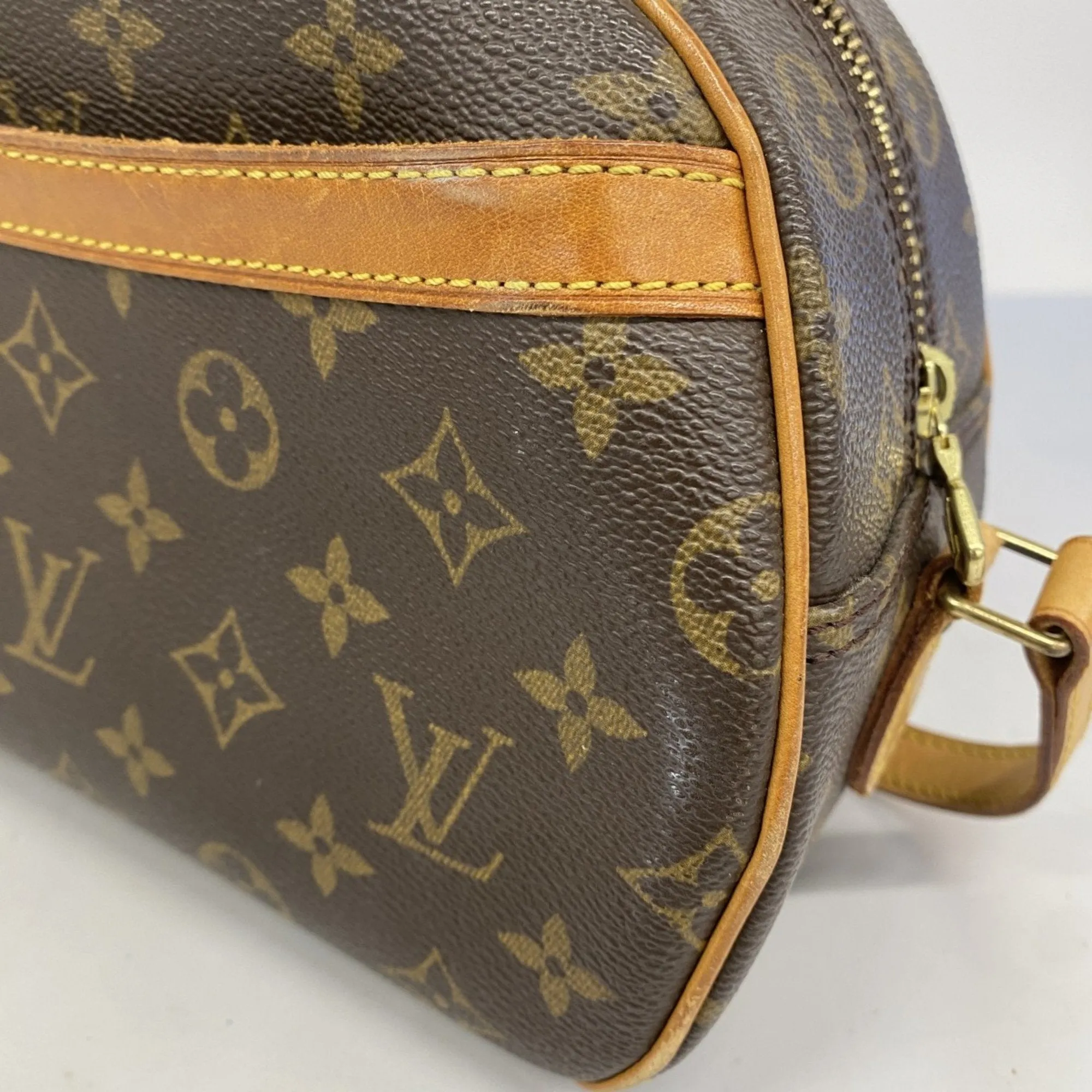 Louis Vuitton Shoulder Bag (Pre-Owned)