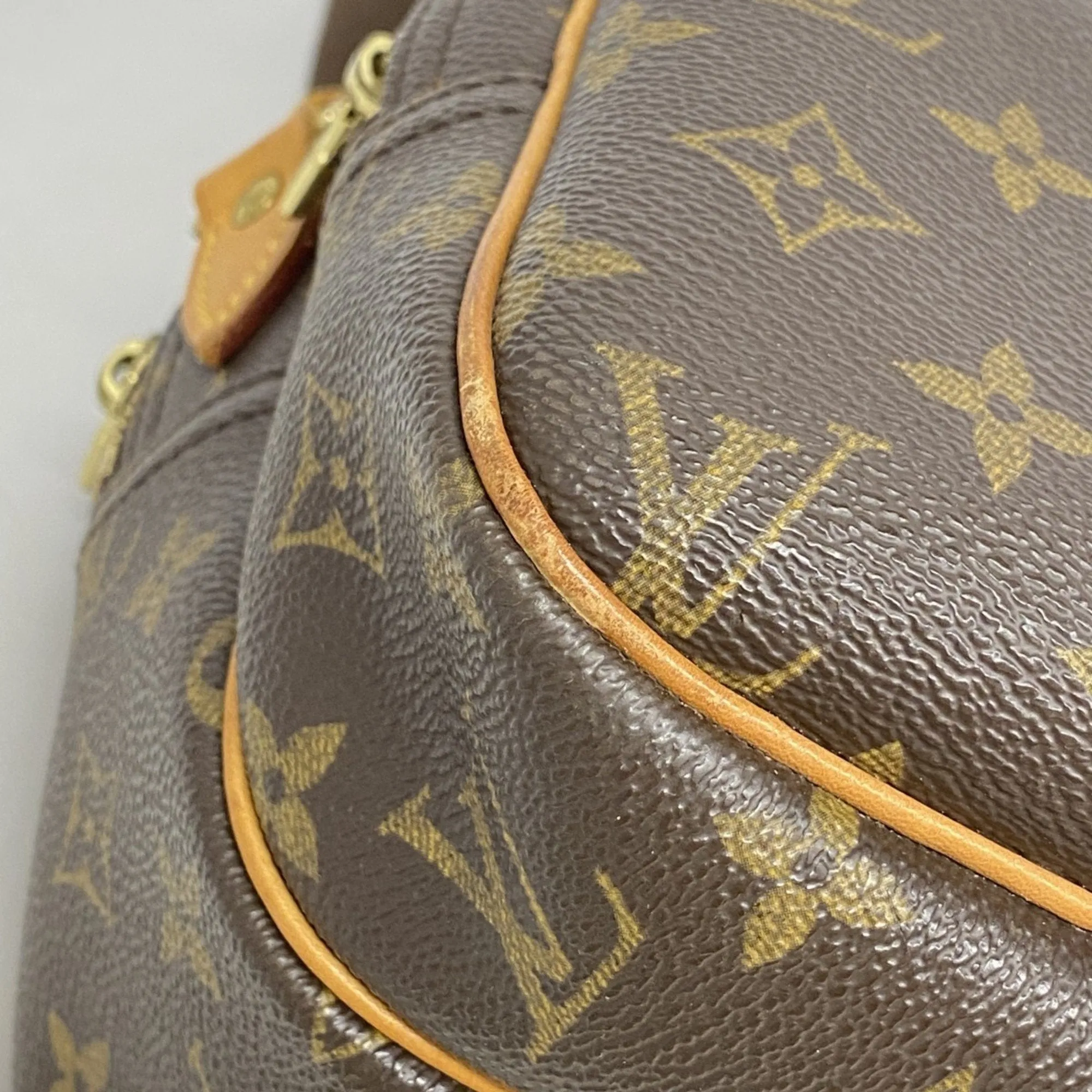 Louis Vuitton Shoulder Bag (Pre-Owned)