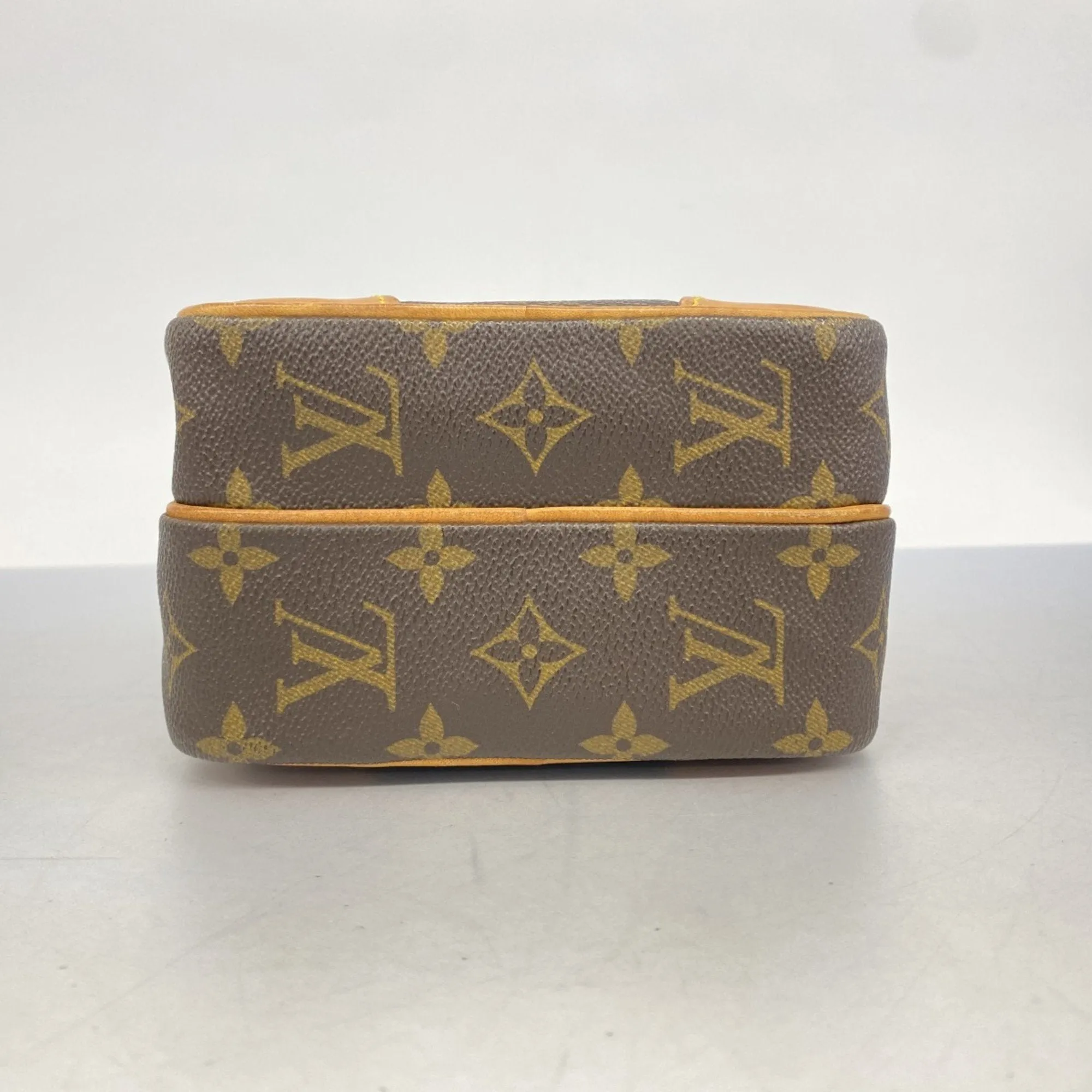 Louis Vuitton Shoulder Bag (Pre-Owned)