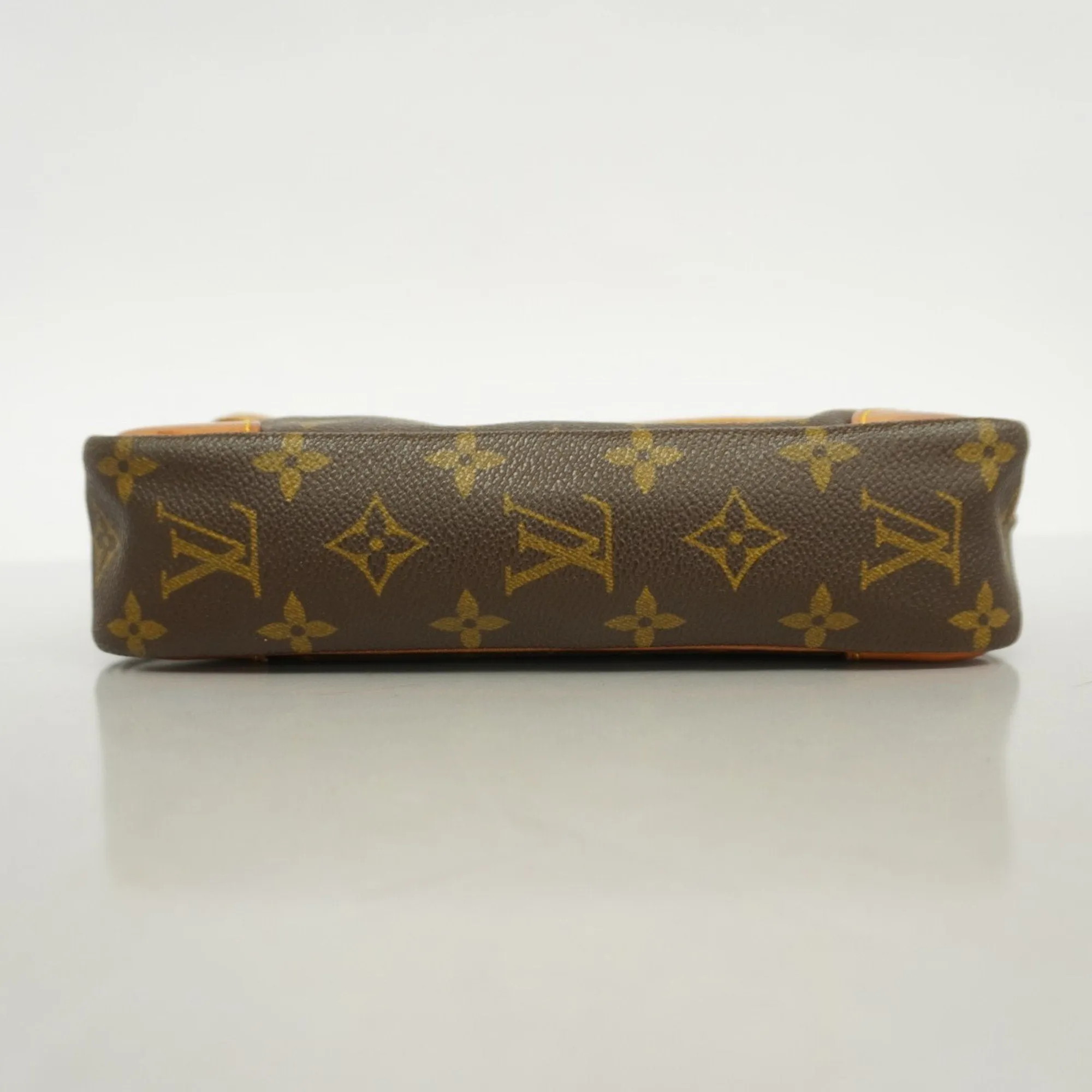 Louis Vuitton Shoulder Bag (Pre-Owned)
